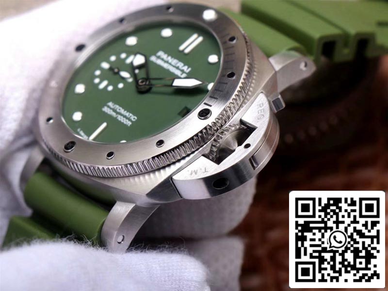 Panerai Submersible PAM01055 1:1 Best Edition VS Factory Green Dial Swiss P9000