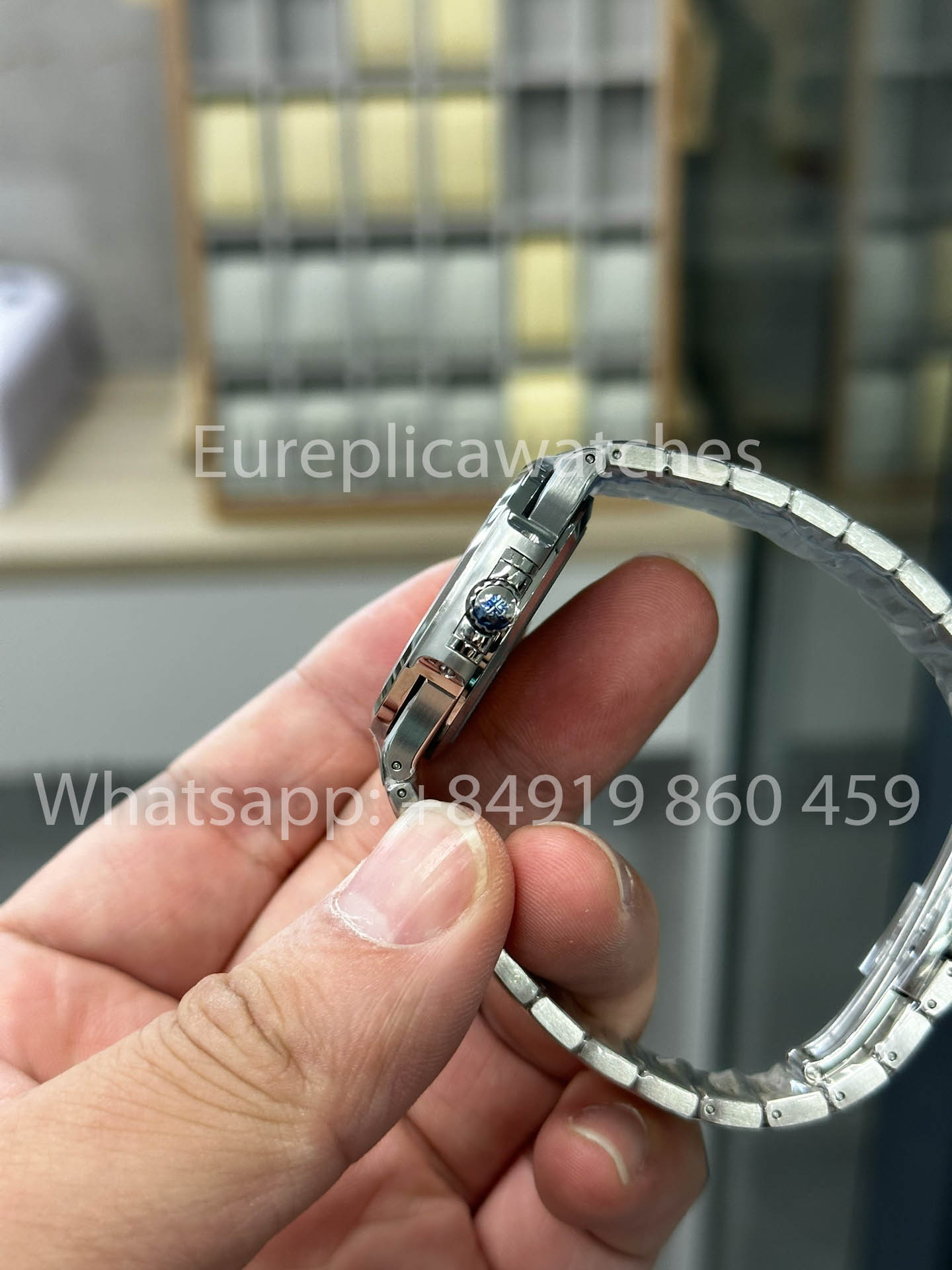 Patek Philippe Nautilus Ladies 7118/1A-001 dalla fabbrica 3K in acciaio inossidabile versione 2025