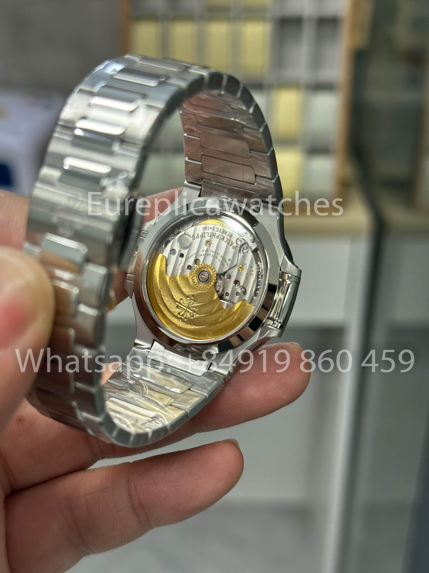 Patek Philippe Nautilus Ladies 7118/1A-001 dalla fabbrica 3K in acciaio inossidabile versione 2025