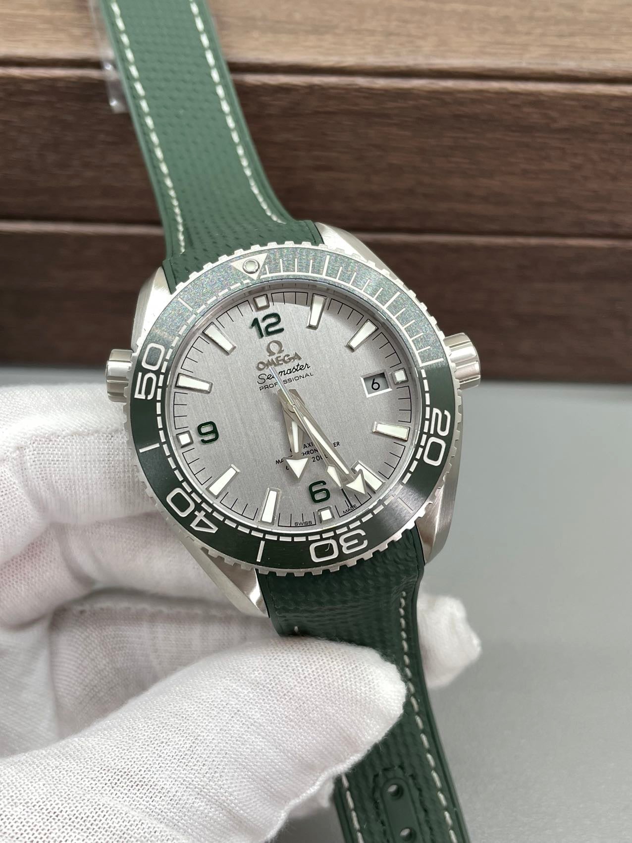 Correa de caucho verde Omega Seamaster Planet Ocean 600M 215.32.44.21.06.001 VS Factory 1:1 Best Edition