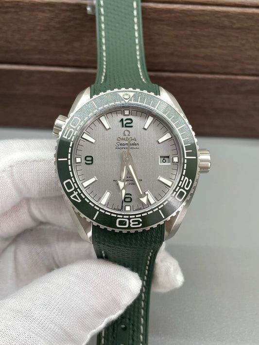 Omega Seamaster Planet Ocean 600M 215.32.44.21.06.001 VS Factory 1:1 Best Edition Cinturino in gomma verde