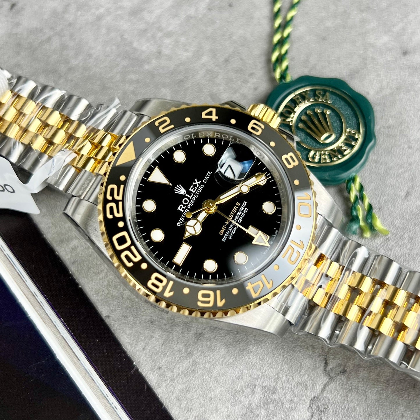 Rolex GMT-Master II 126713GRNR-0001 Avvolto in oro da una fabbrica pulita