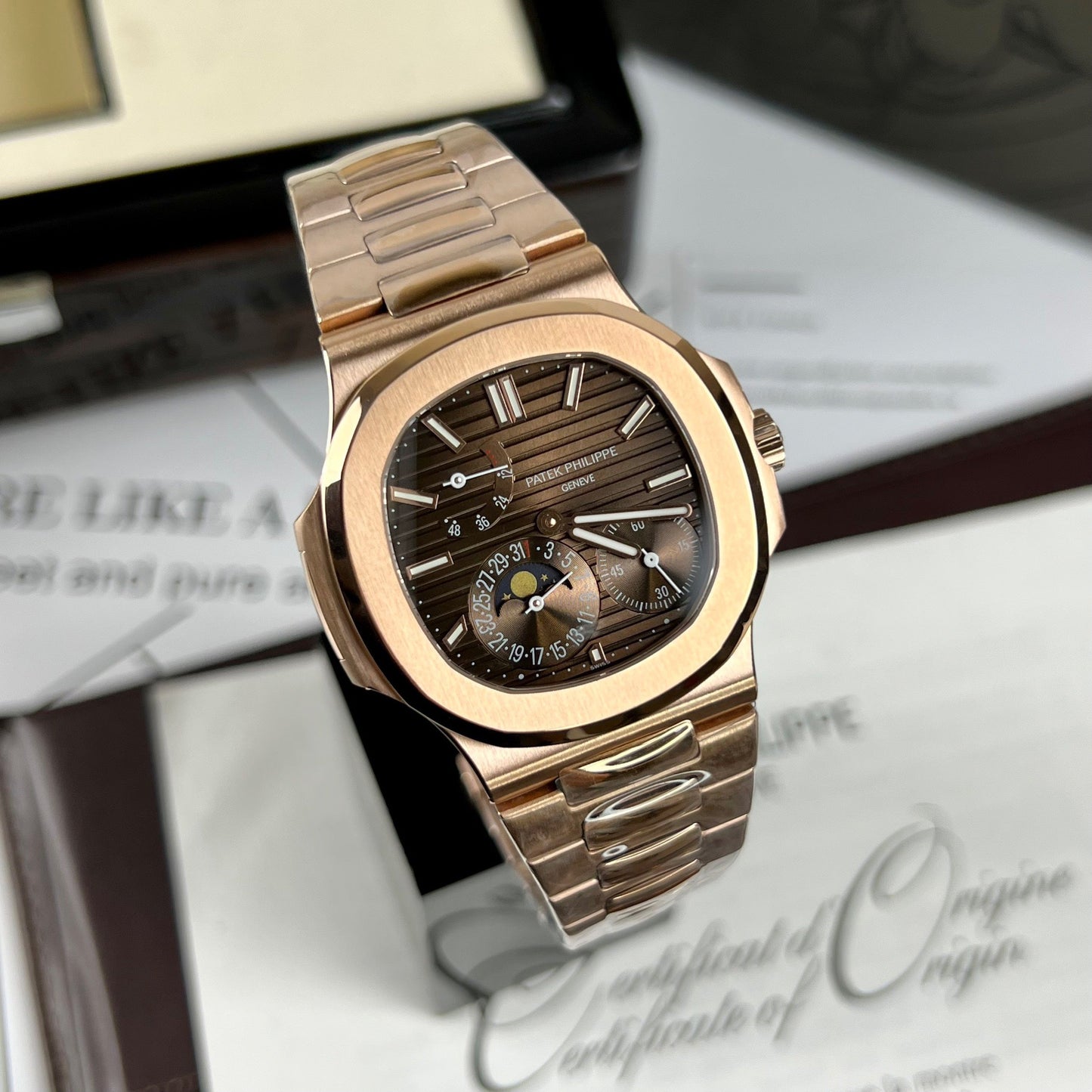 Patek Philippe Nautilus 5712/1R-001 rivestito in oro rosa 18 carati