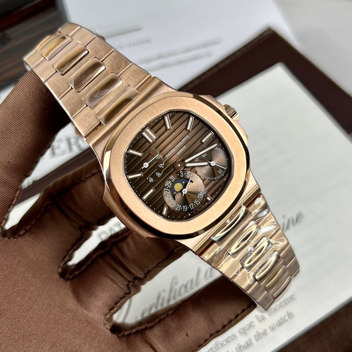 Patek Philippe Nautilus 5712/1R-001 recubierto de oro rosa de 18 quilates