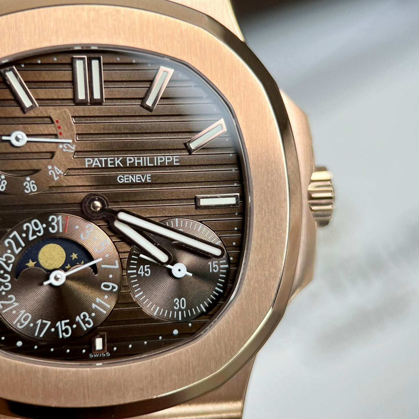 Patek Philippe Nautilus 5712/1R-001 recubierto de oro rosa de 18 quilates