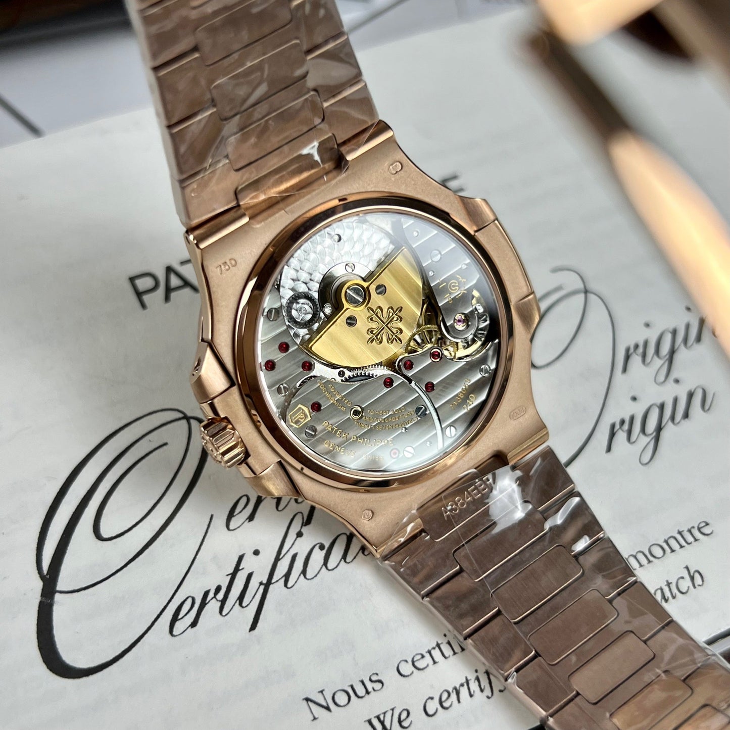 Patek Philippe Nautilus 5712/1R-001 rivestito in oro rosa 18 carati