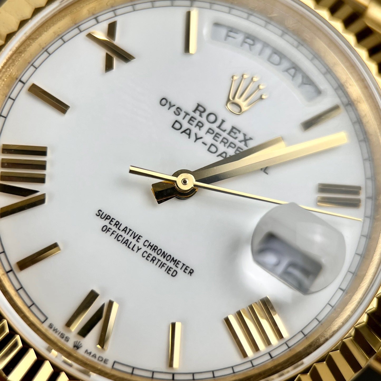 Rolex Day-Date 40 228238-0042 envuelto en oro de 18k Con un peso de 150 gramos