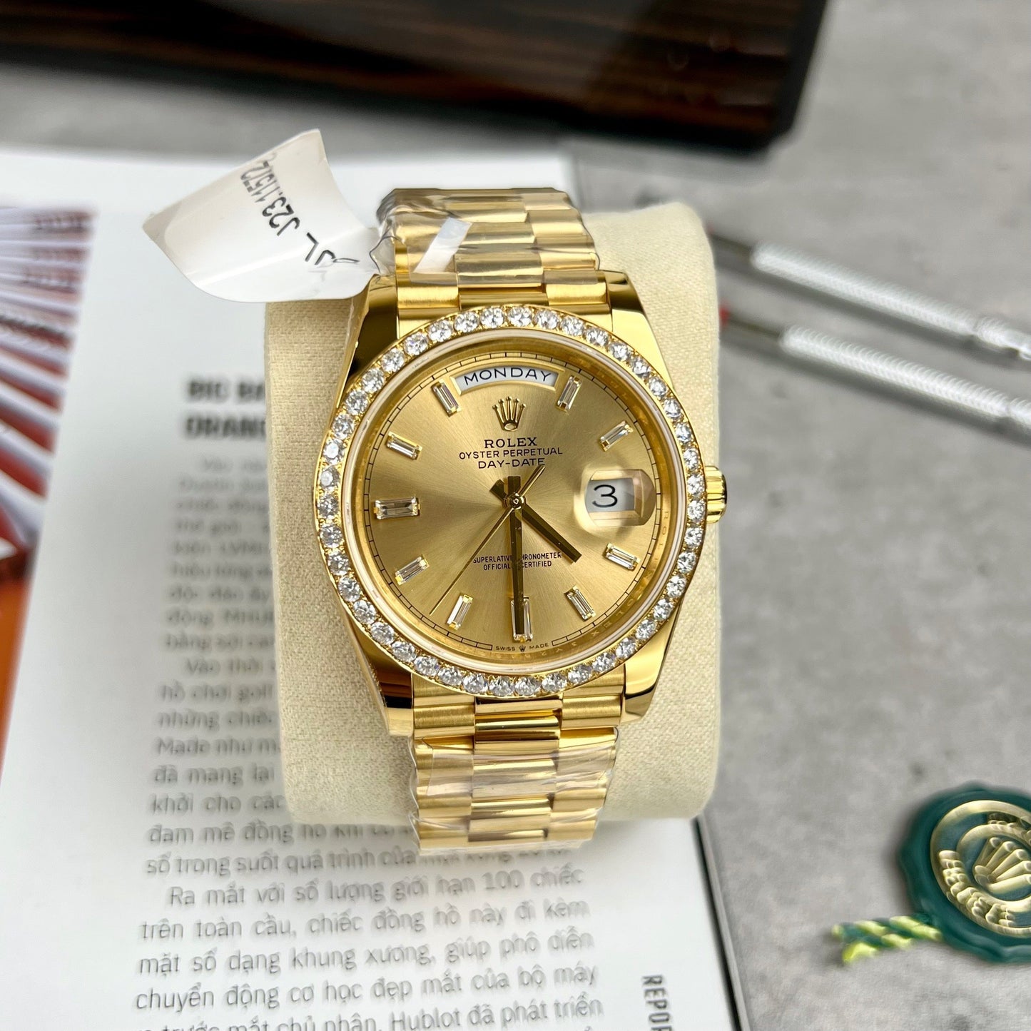 Rolex Day-Date 40 228348rbr-0002 Oro giallo 18 carati tempestato di diamanti artificiali