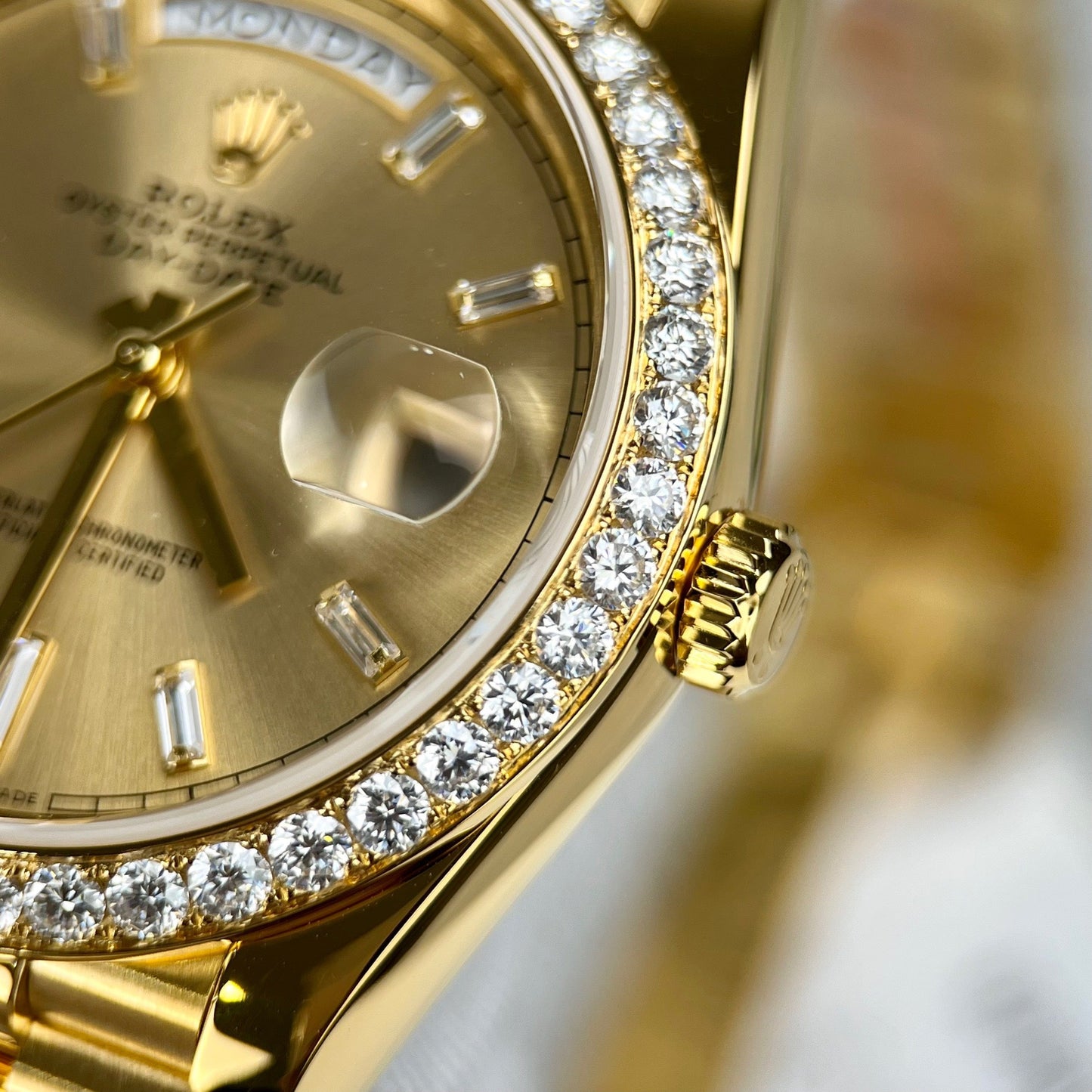 Rolex Day-Date 40 228348rbr-0002 Yellow Gold 18k gold encrusted with Artificial diamonds