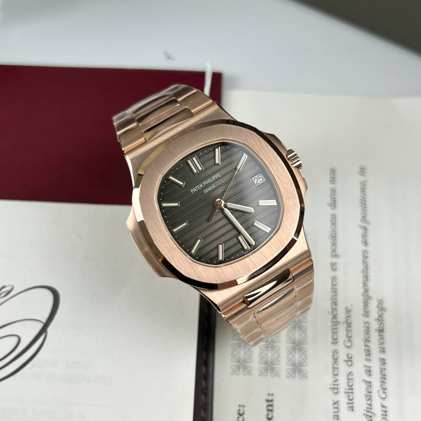 Patek Philippe Nautilus 5711/1R-001: oro rosa de 18 quilates envuelto en fábrica de 3 quilates