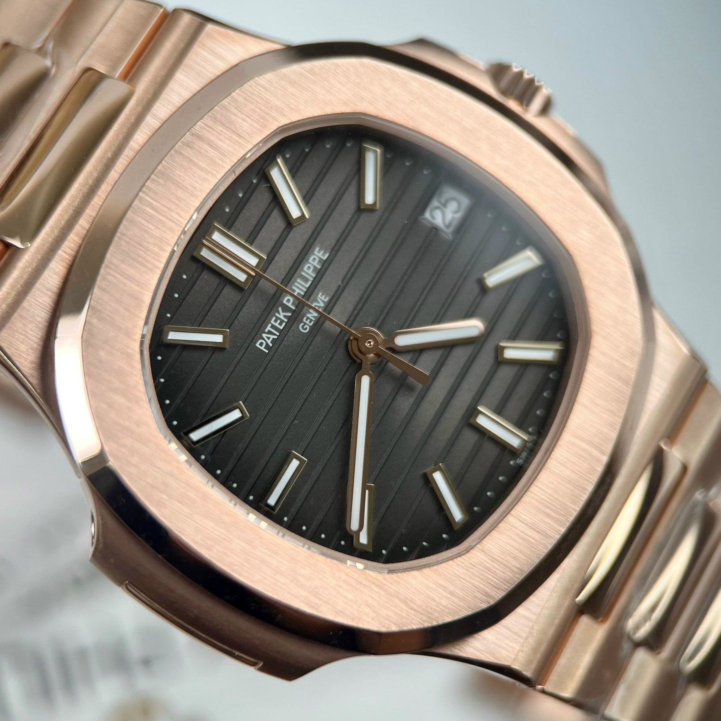 Patek Philippe Nautilus 5711/1R-001 –Wrapped 18k Rose Gold from 3K factory