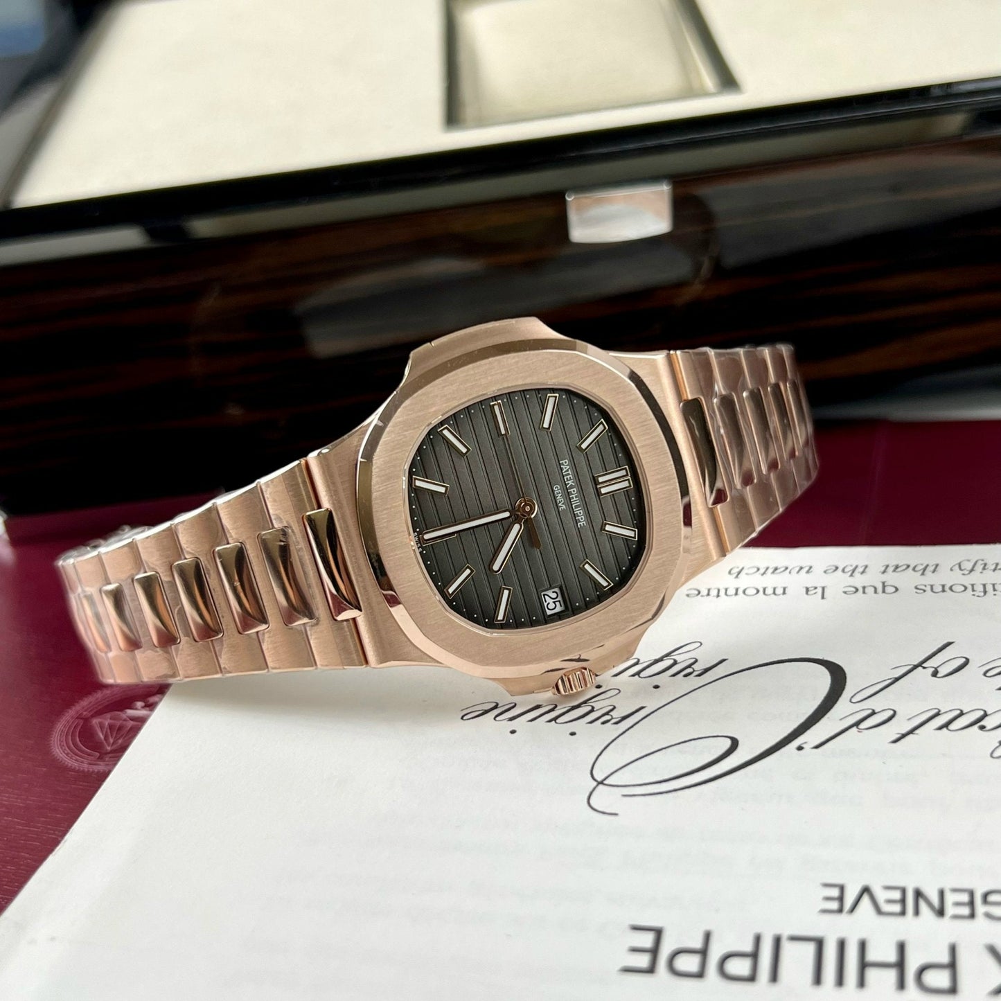 Patek Philippe Nautilus 5711/1R-001 –Wrapped 18k Rose Gold from 3K factory