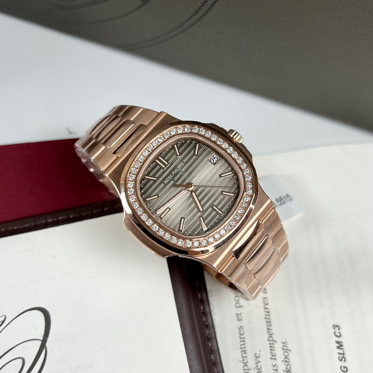 Patek Philippe Nautilus 5711/1R-001 – Avvolto in oro rosa 18 carati e diamanti dalla fabbrica 3K