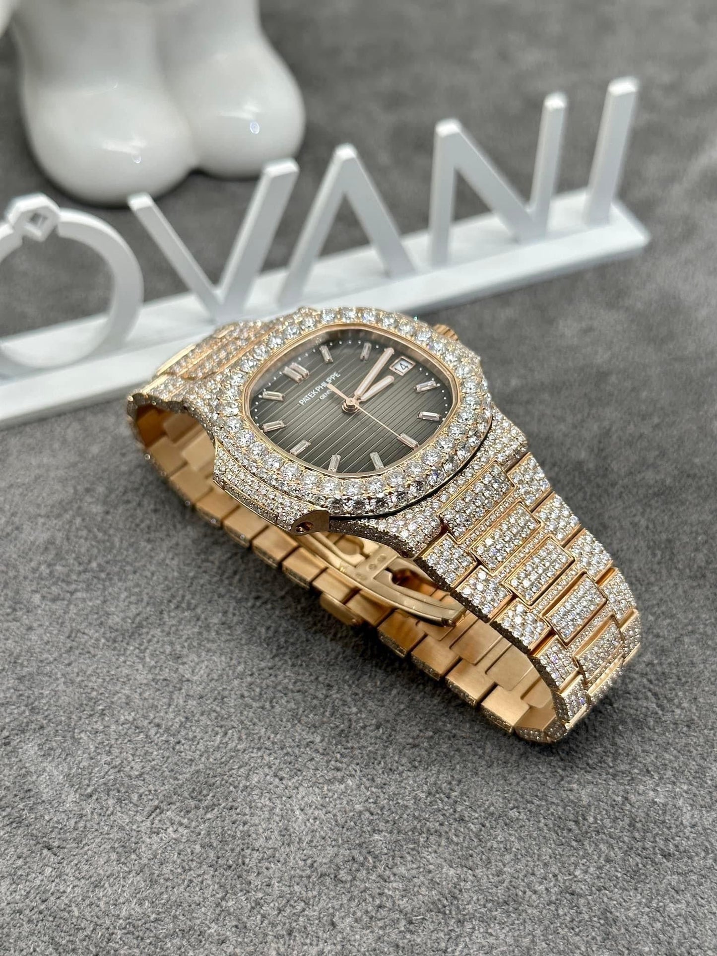 Patek Philippe Nautilus 5711 de 3K Factory y Moissanite personalizado