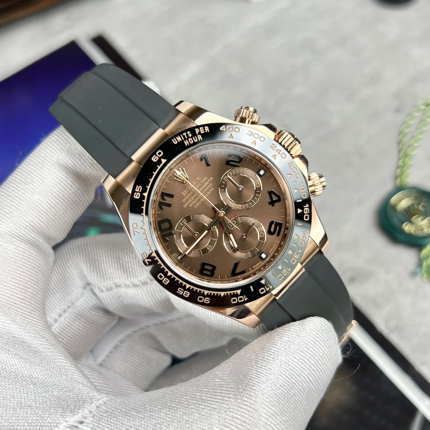 Rolex Daytona Oro rosa Chocolate Esfera árabe y bisel de cerámica Brazalete de caucho Oysterflex 116515LN