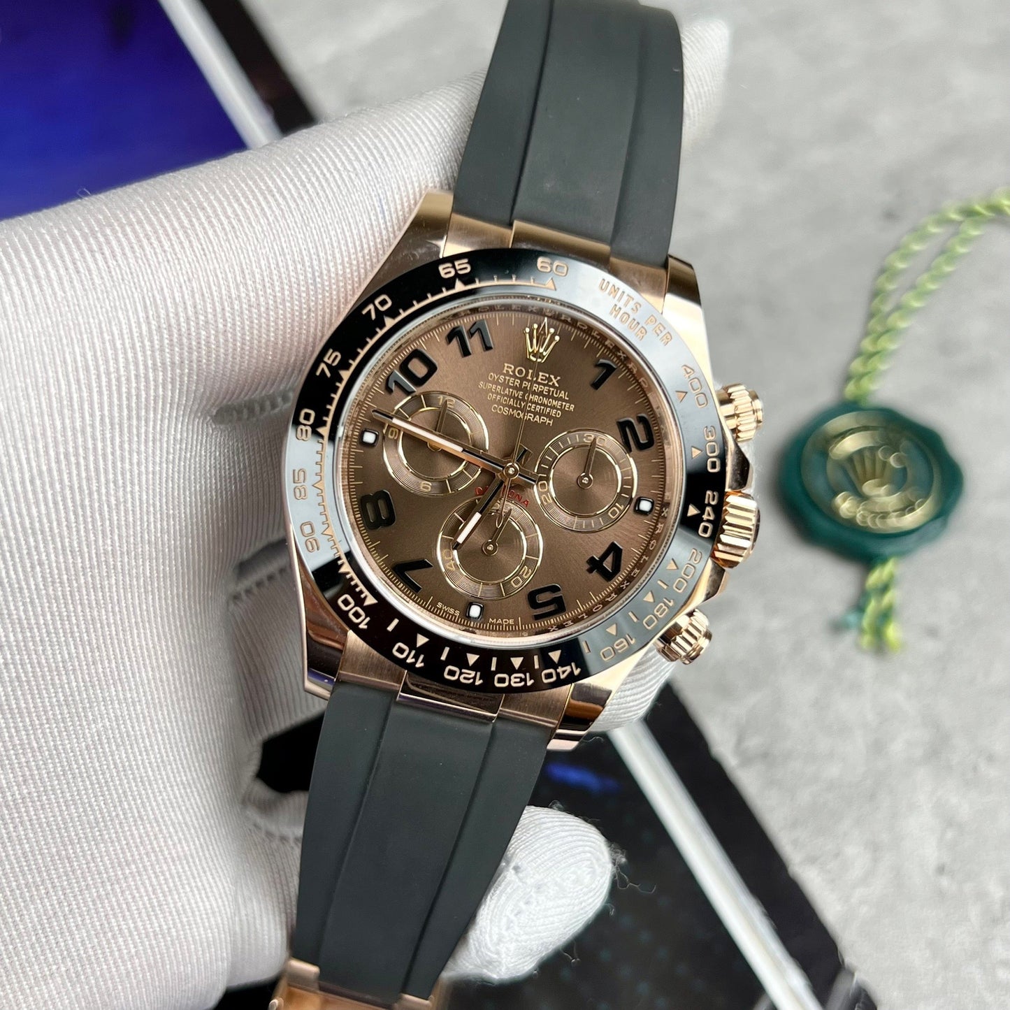 Rolex Daytona Oro rosa Chocolate Esfera árabe y bisel de cerámica Brazalete de caucho Oysterflex 116515LN