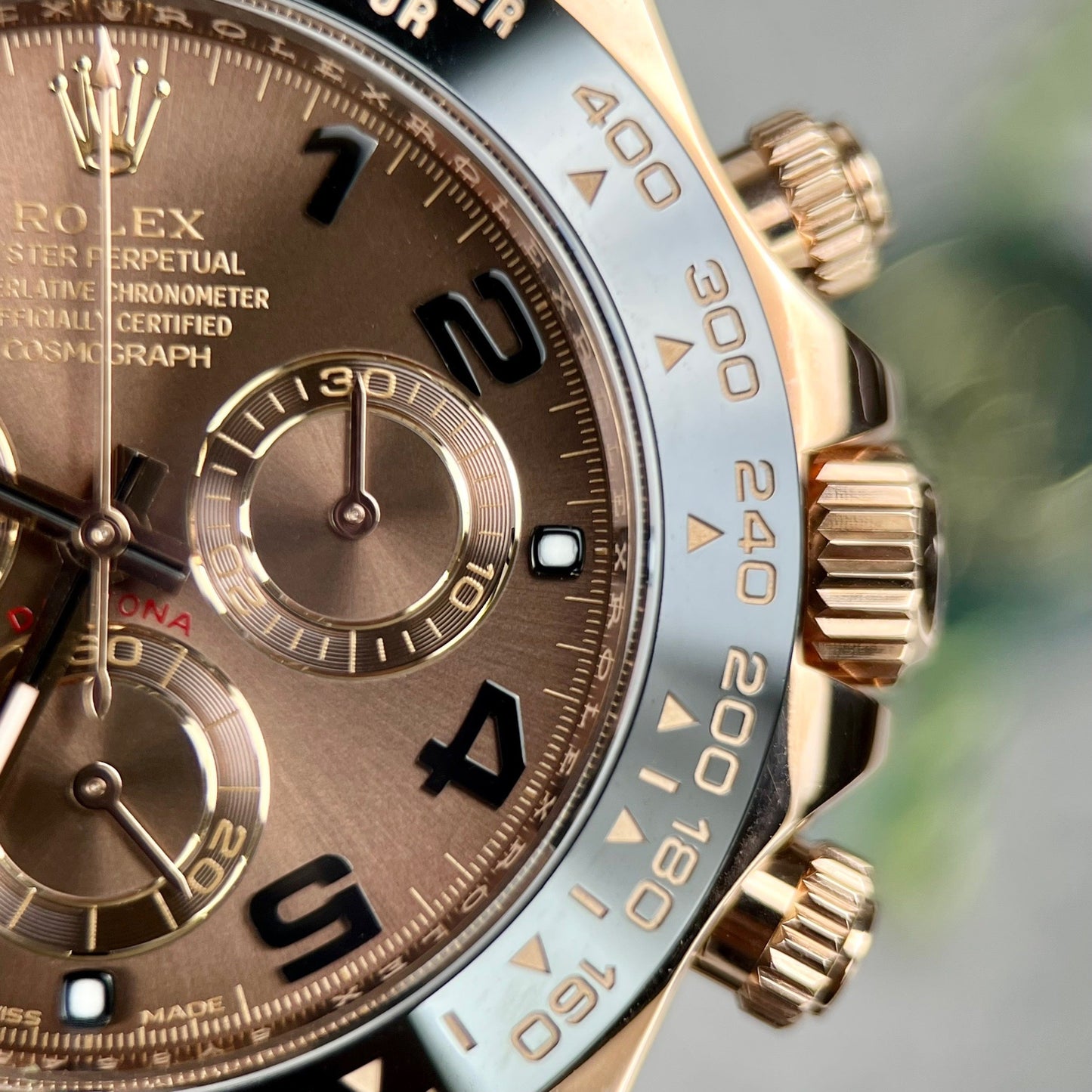 Rolex Daytona Oro rosa Chocolate Esfera árabe y bisel de cerámica Brazalete de caucho Oysterflex 116515LN