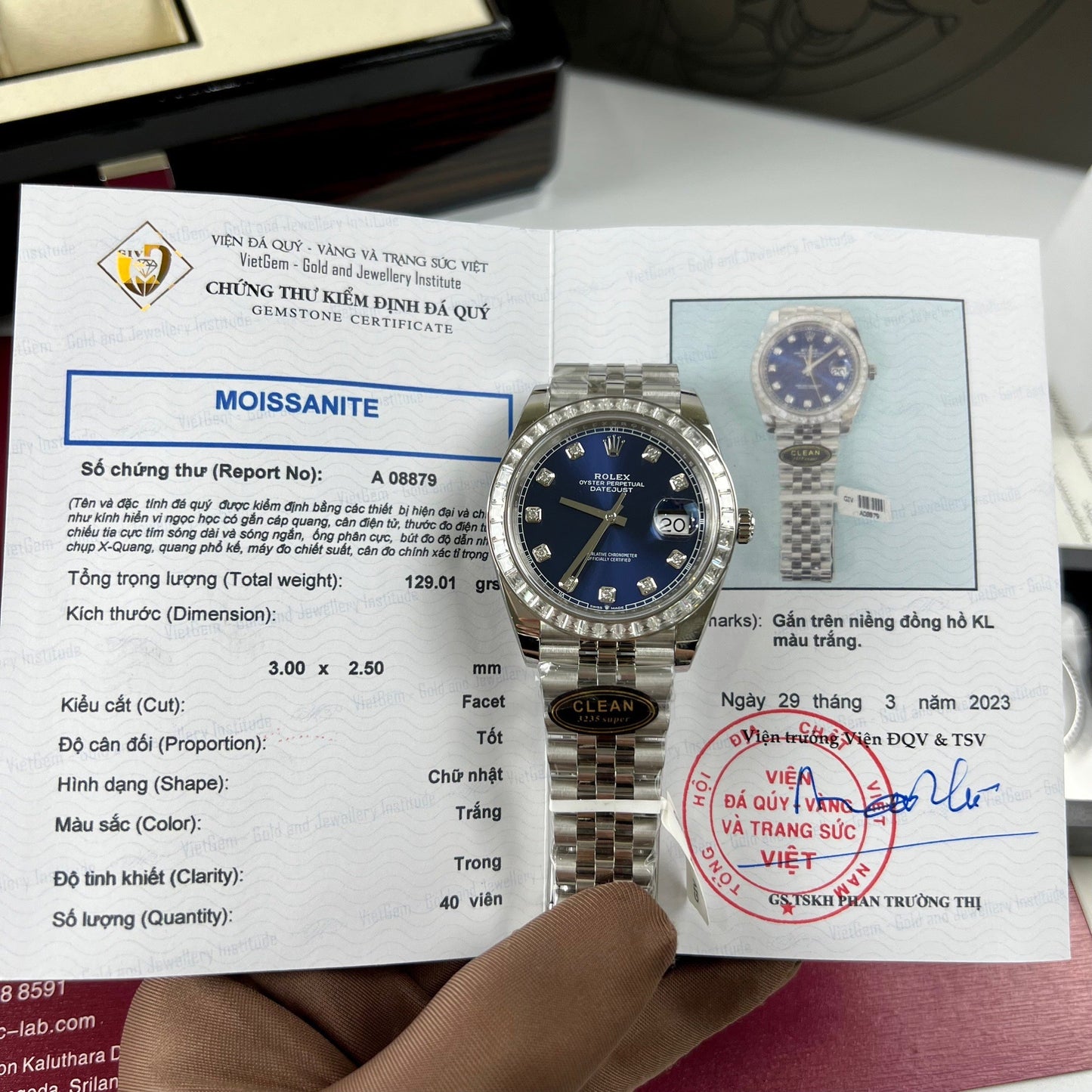 Rolex Datejust 41 quadrante blu in moissanite 126334-0016 e lunetta baguette in moissanite personalizzata