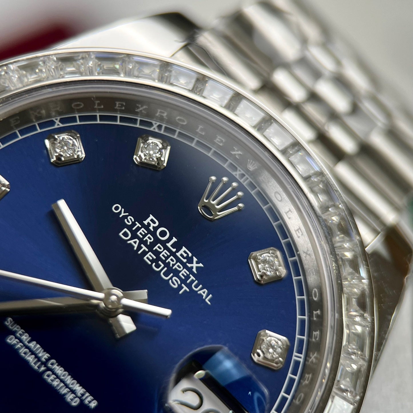 Rolex Datejust 41 quadrante blu in moissanite 126334-0016 e lunetta baguette in moissanite personalizzata