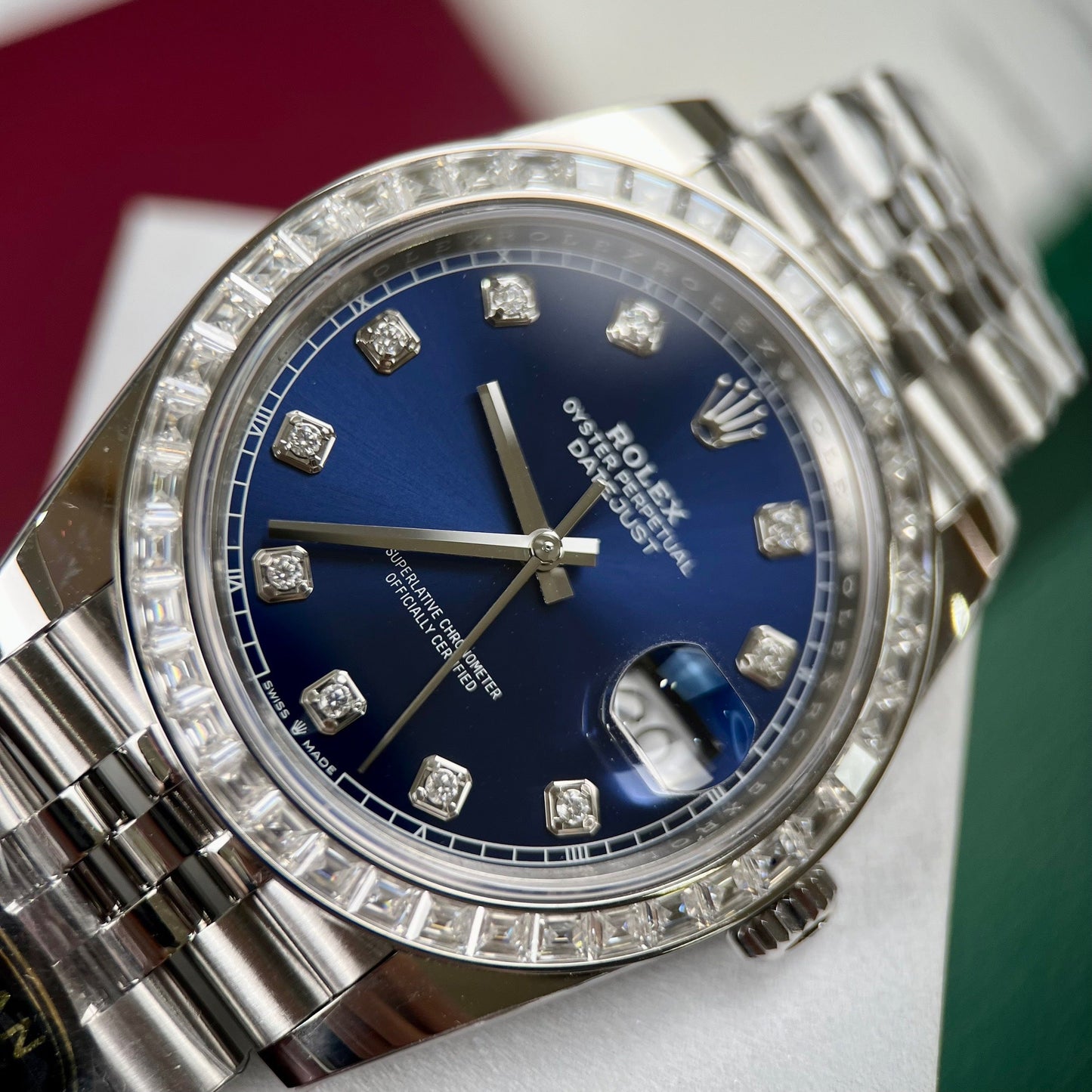 Rolex Datejust 41 quadrante blu in moissanite 126334-0016 e lunetta baguette in moissanite personalizzata