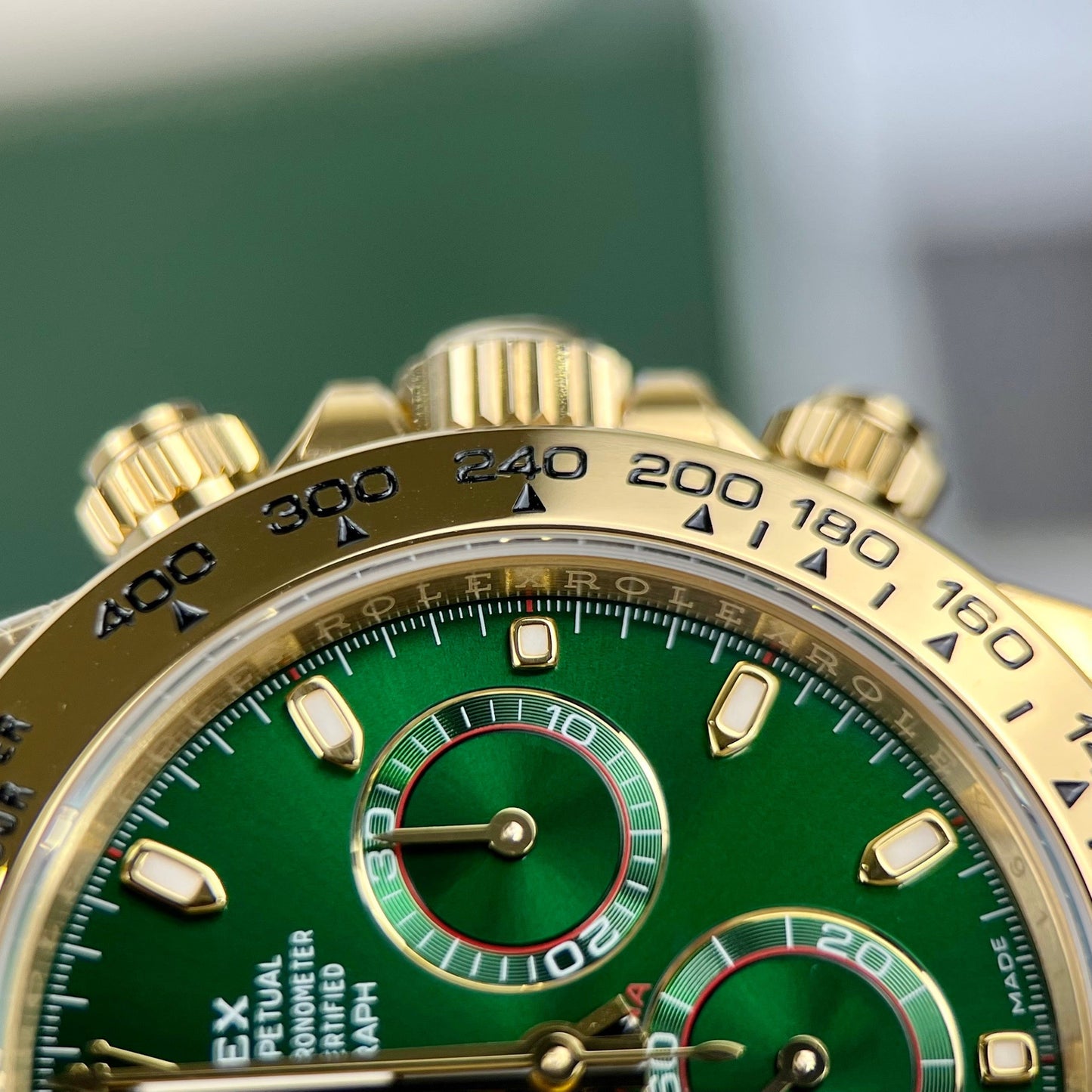 Orologio Rolex Cosmograph Daytona 40 in oro giallo quadrante arabo verde 116508 rivestito in oro giallo 18 carati