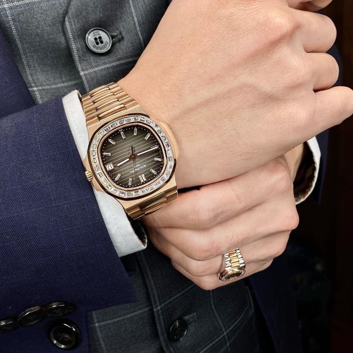 Patek Philippe Nautilus 5711/1R-001 – Baguette rivestita in oro rosa 18 carati e Moissanite