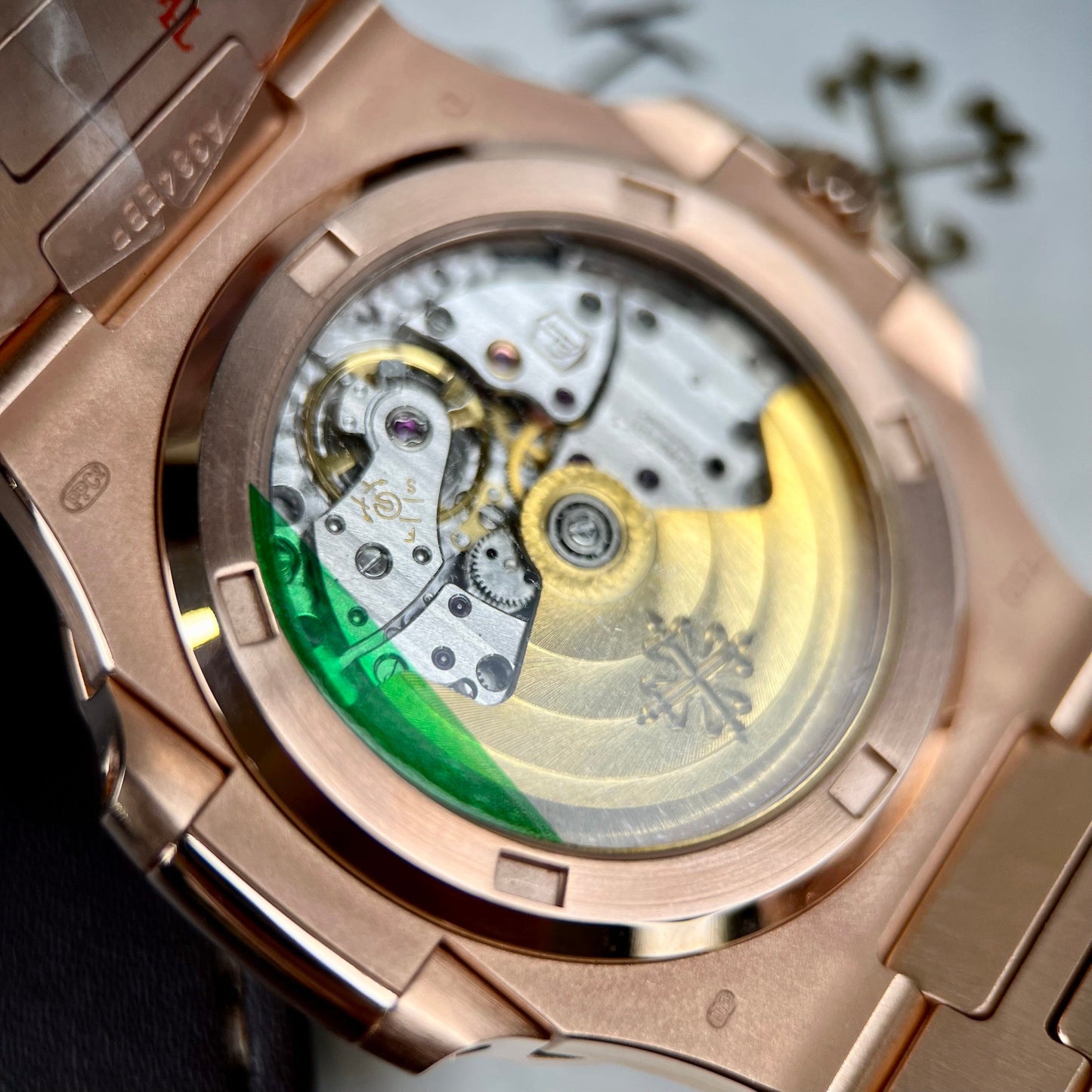 Patek Philippe Nautilus 5711/1R-001 – Baguette rivestita in oro rosa 18 carati e Moissanite