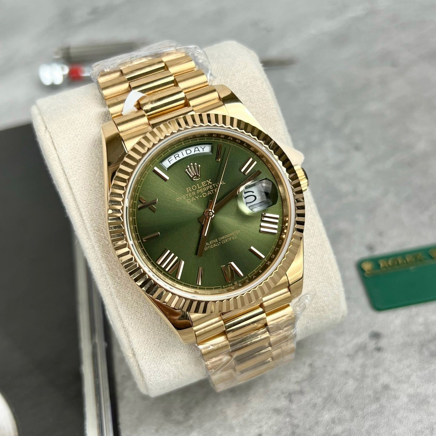 Rolex Day-Date 40 228235 Gold Filled 18k con esfera verde de 167 gramos de peso