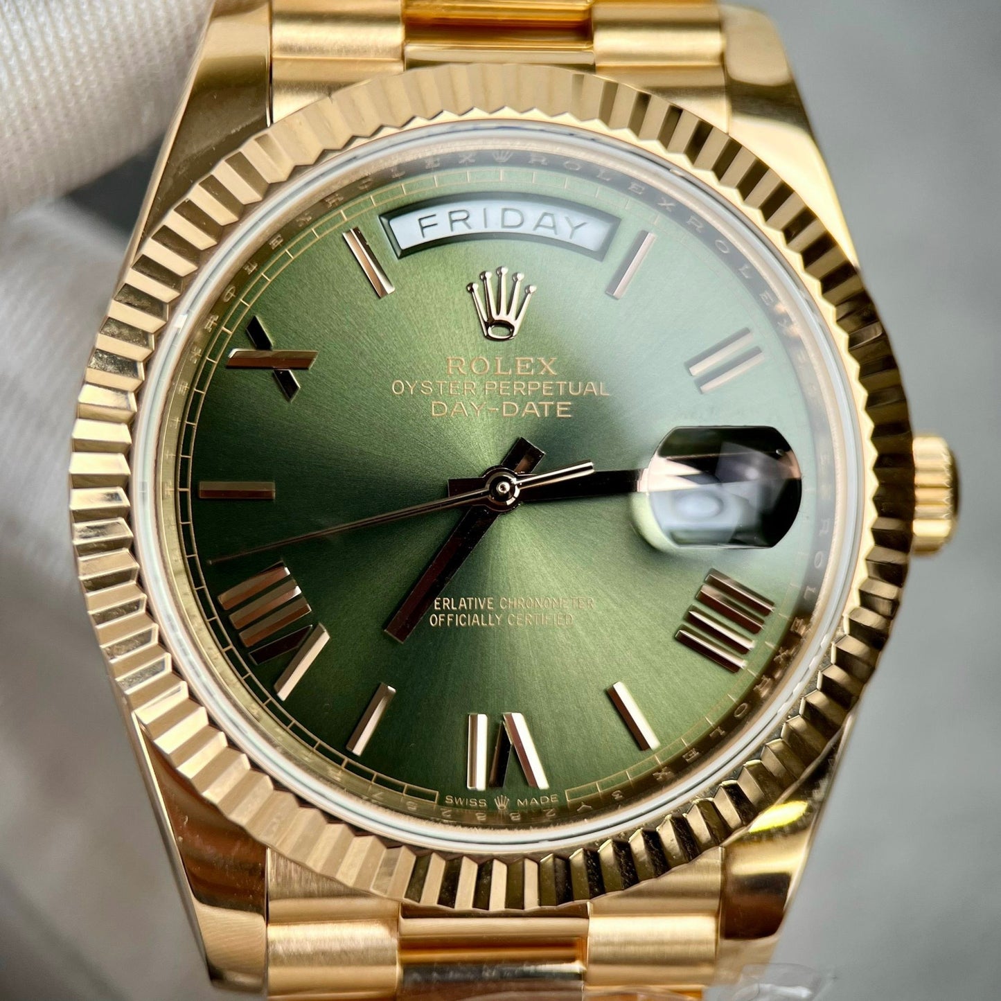 Rolex Day-Date 40 228235 Gold Filled 18k con esfera verde de 167 gramos de peso