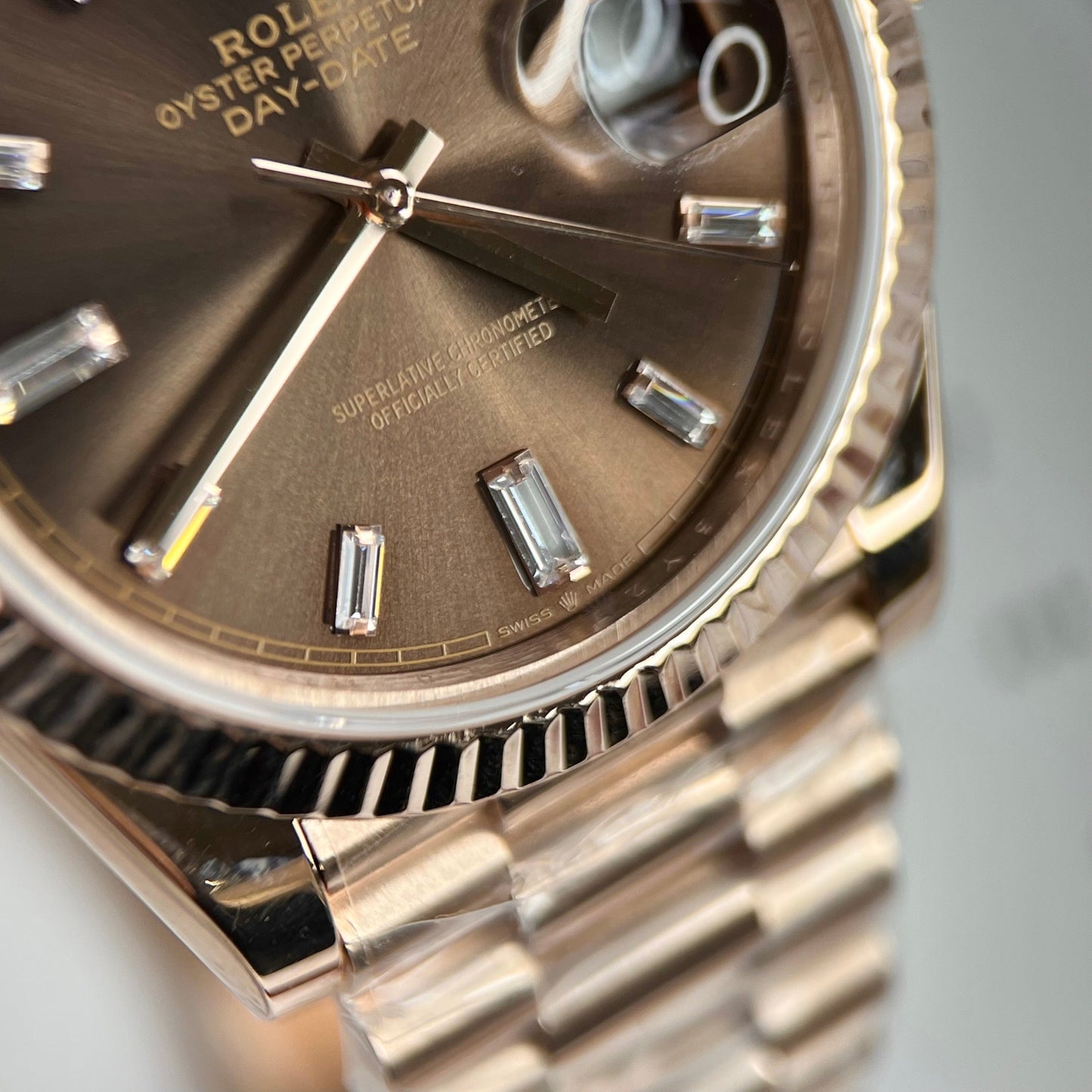 Rolex Day-Date 40mm 228235 quadrante cioccolato riempito in oro rosa 18 carati 150 grammi