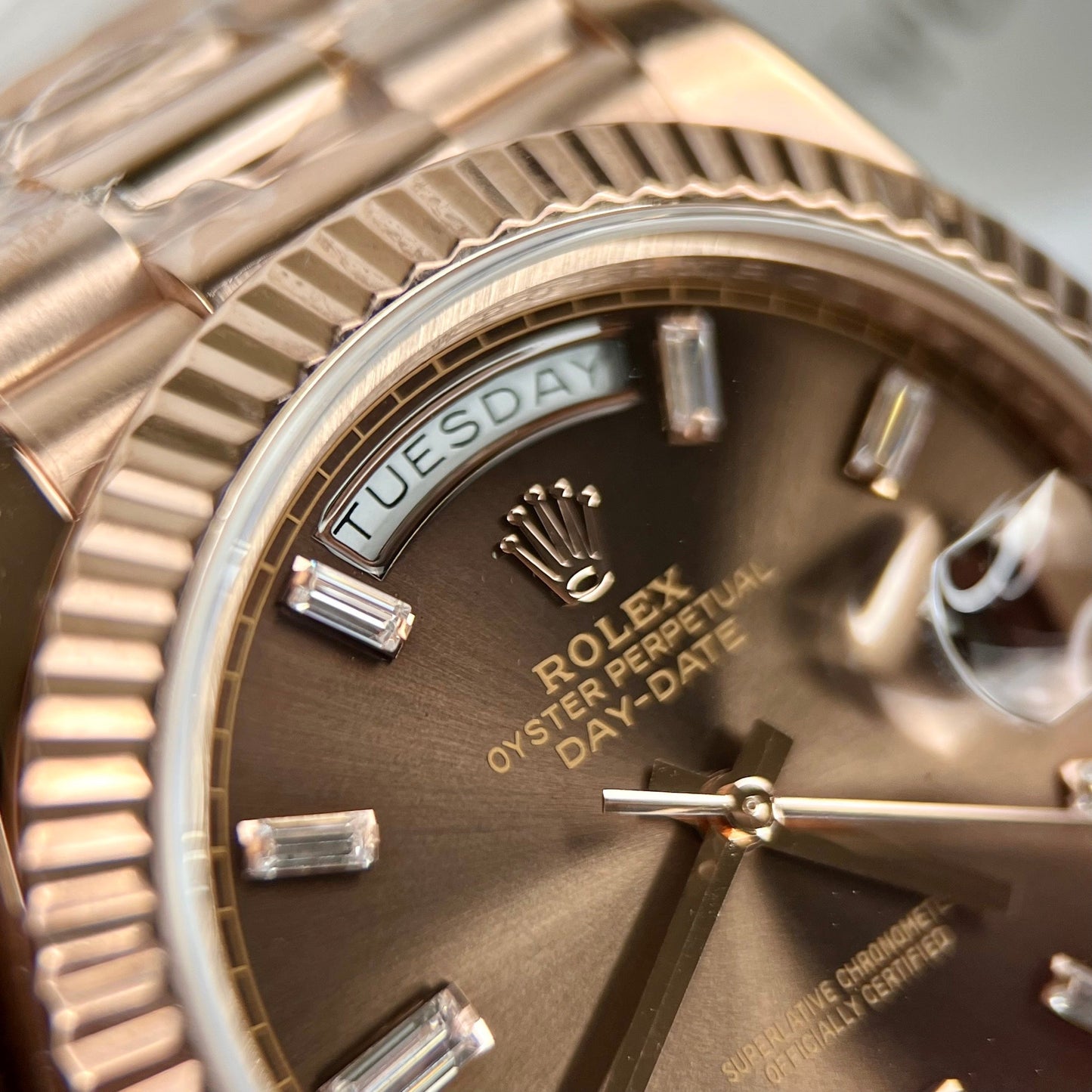 Rolex Day-Date 40mm 228235 quadrante cioccolato riempito in oro rosa 18 carati 150 grammi