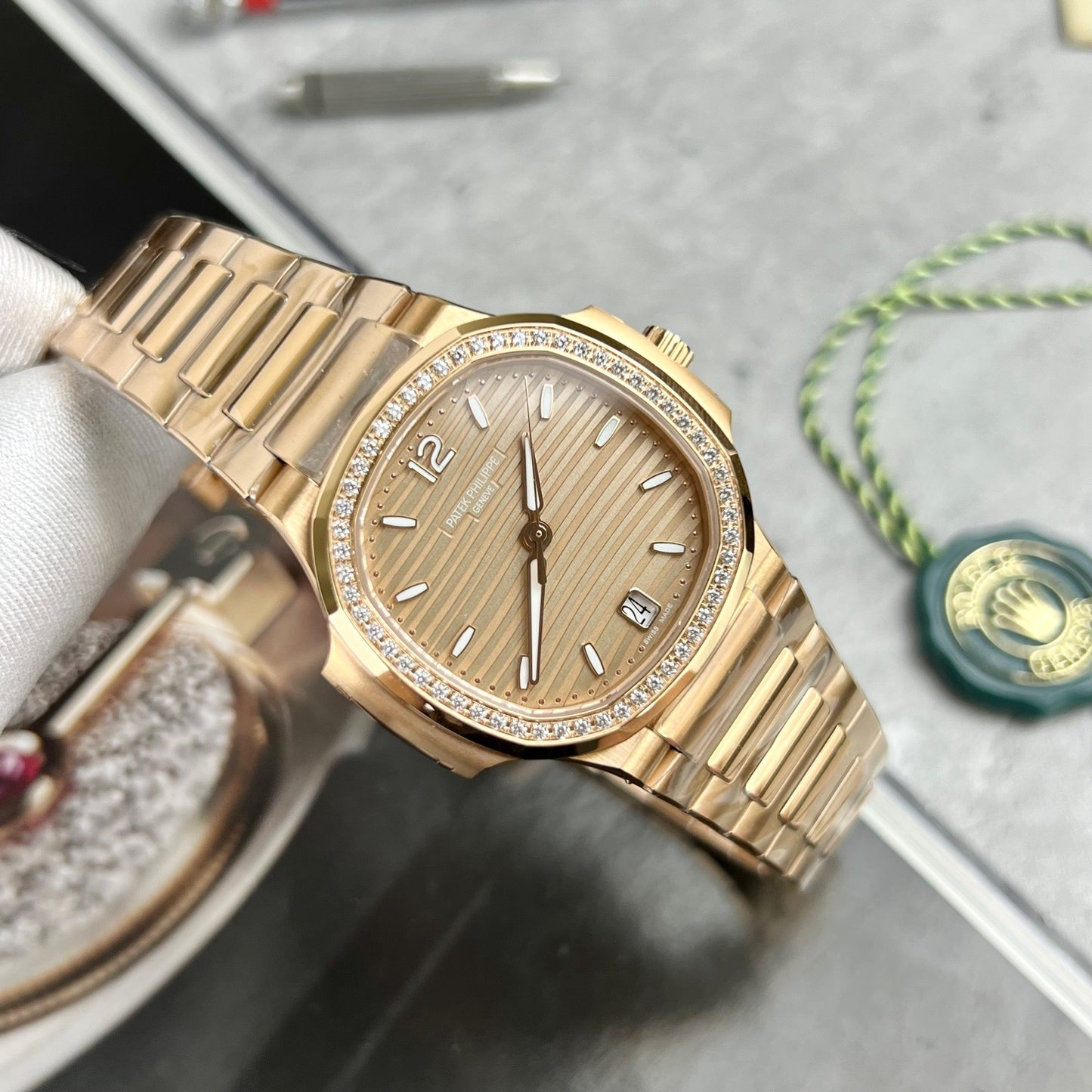 Patek Philippe Nautilus 7118/1R-010 Oro de 18k relleno de fábrica 3k con esfera amarilla