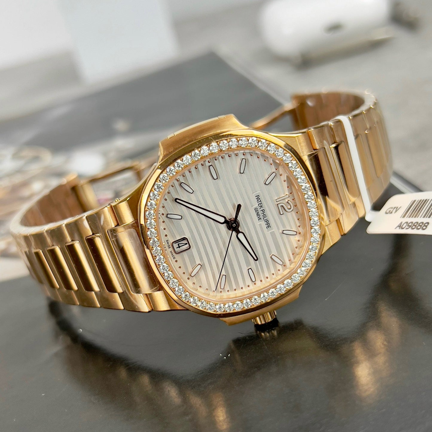 Patek Philippe Nautilus 7118/1R-010 18k gold filled with white dial custom Moissanite stone