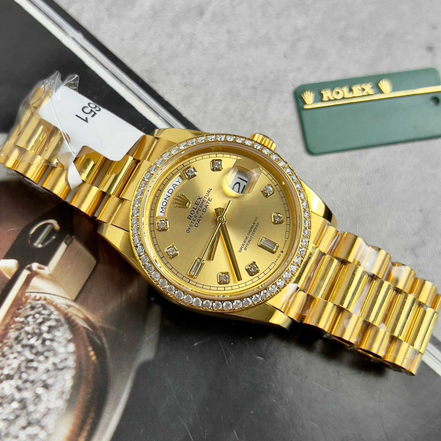 Orologio Rolex Day-Date 128238-0008 36mm rivestito in oro 18k con lunetta in Moissanite