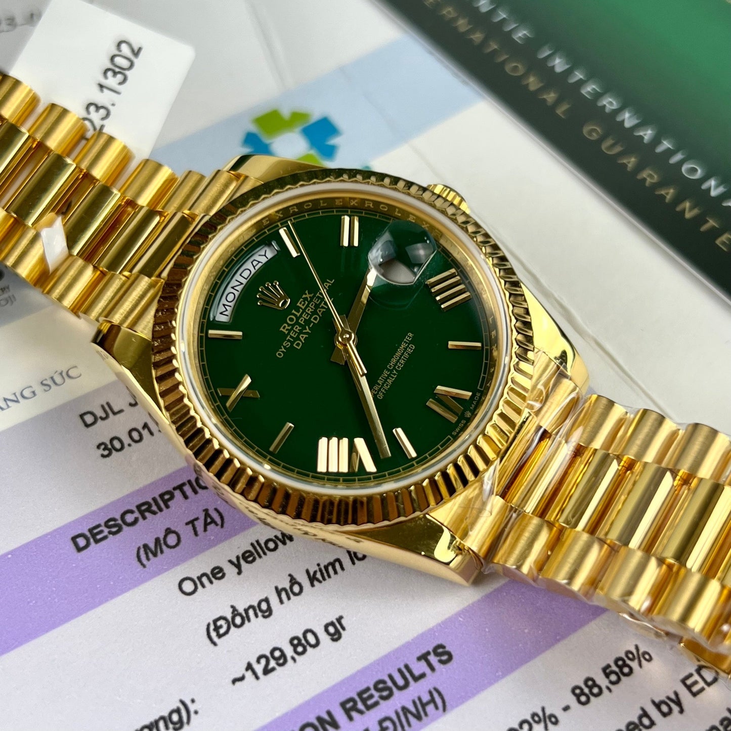 Rolex DayDate 40 mm 228238 recubierto de oro amarillo de 18 k Esfera verde presidente 130 gramos