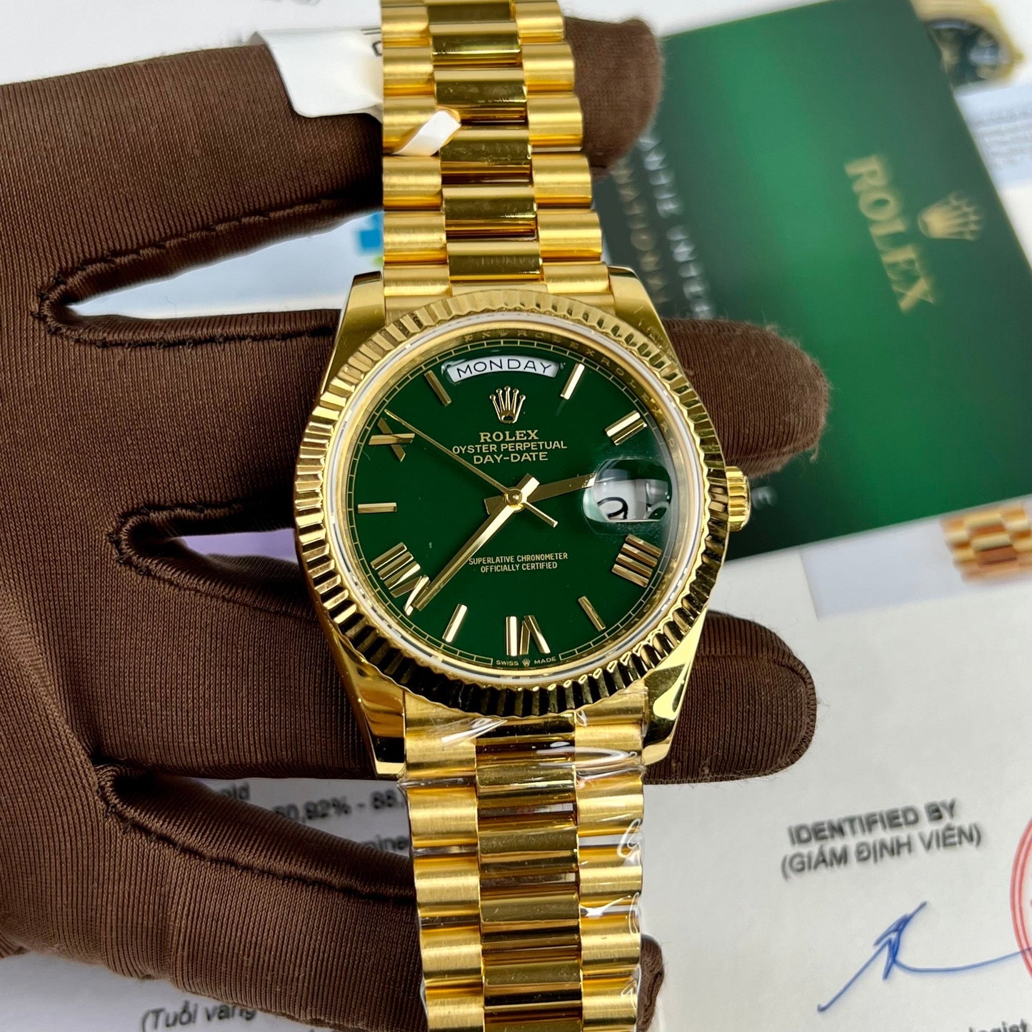 Rolex DayDate 40 mm 228238 recubierto de oro amarillo de 18 k Esfera verde presidente 130 gramos