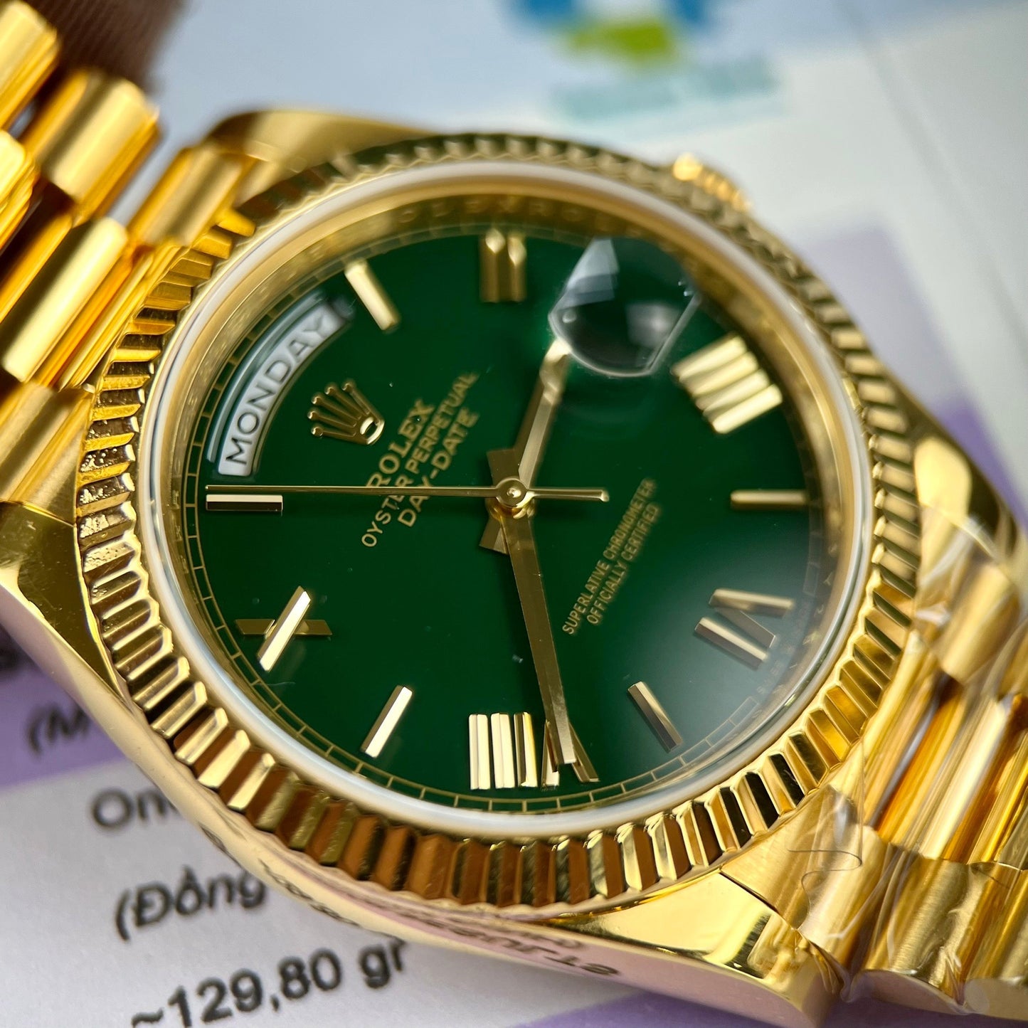 Rolex DayDate 40 mm 228238 recubierto de oro amarillo de 18 k Esfera verde presidente 130 gramos