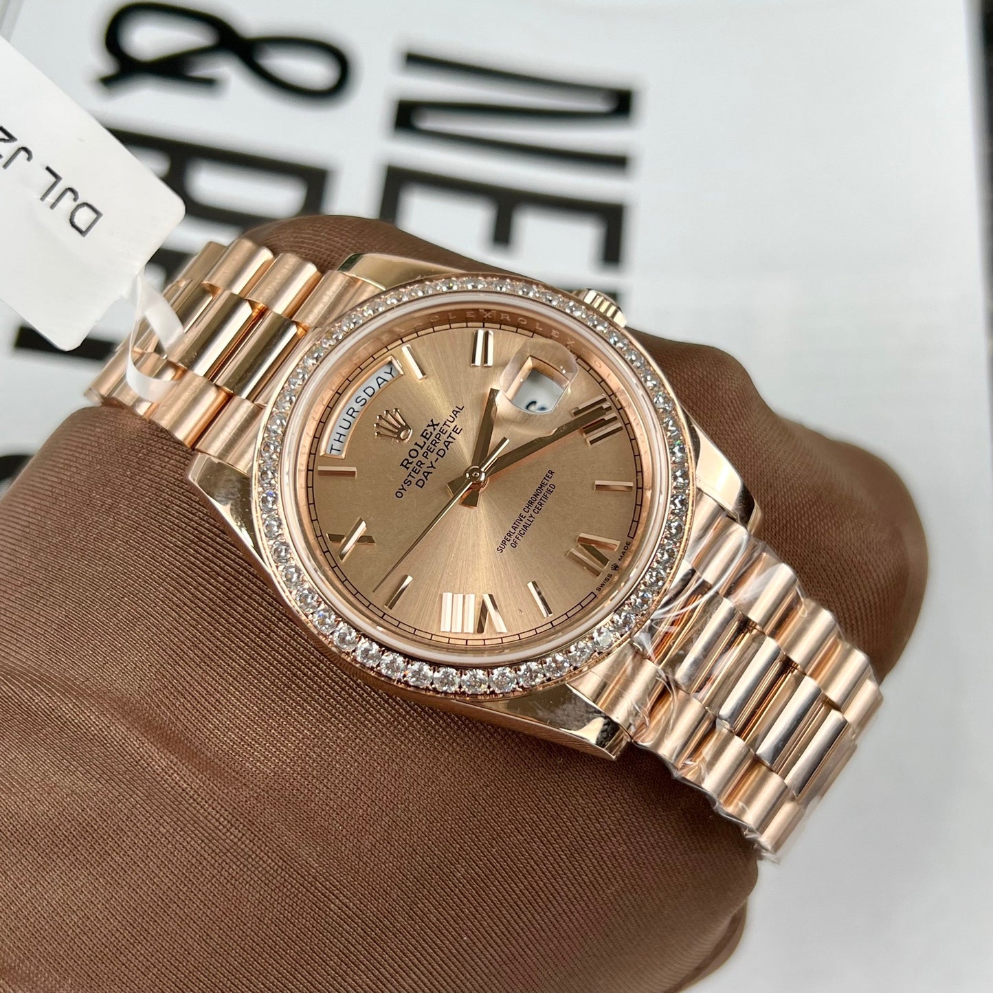 Rolex Oyster Day-Date 40 mm 228235 recubierto de oro rosa de 18 k Mejor edición 1: 1 Bisel de moissanita de 130 gramos