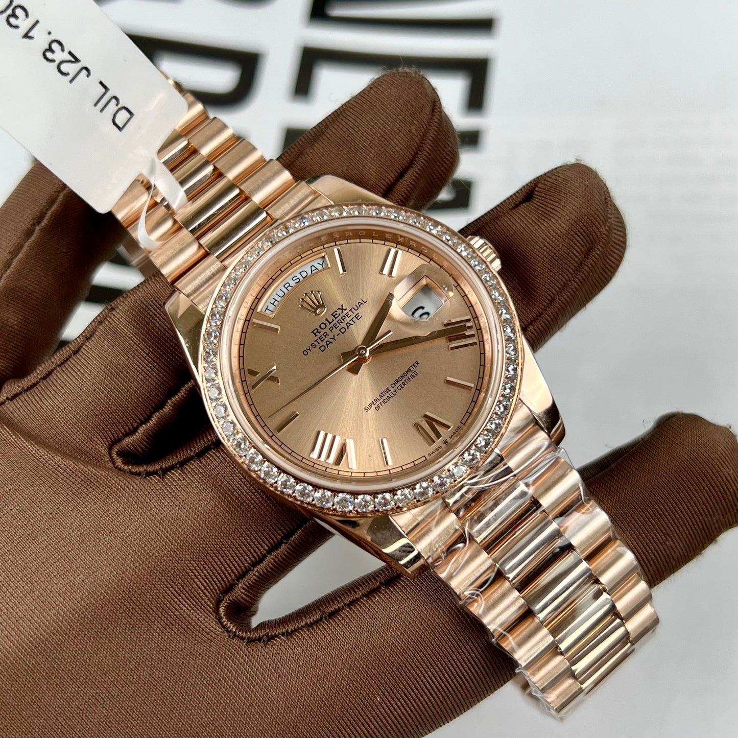 Rolex Oyster Day-Date 40 mm 228235 recubierto de oro rosa de 18 k Mejor edición 1: 1 Bisel de moissanita de 130 gramos