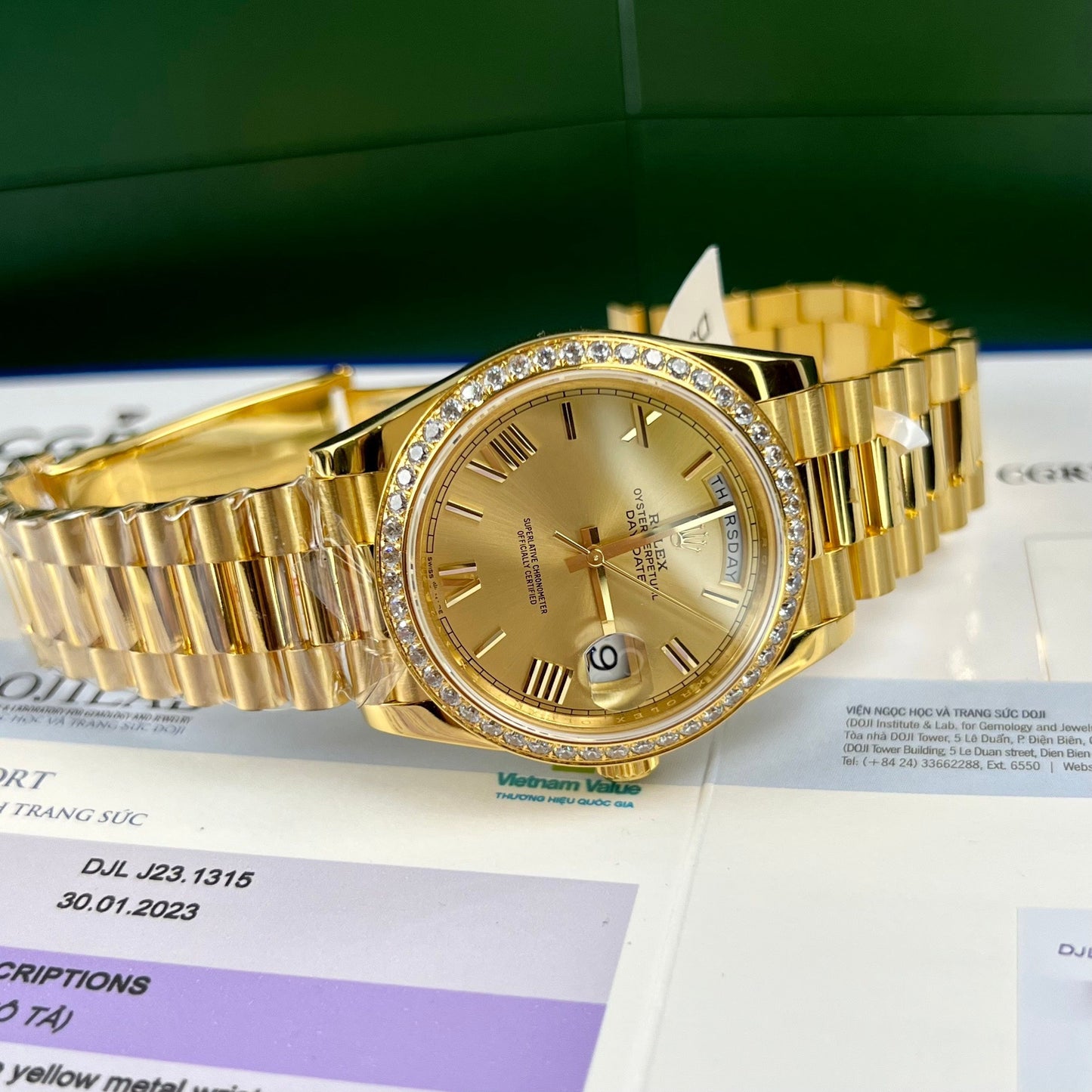 Rolex Day-Date 40mm 228238-0006 coated 18k yellow gold Best 1:1 Edition moissanite bezel