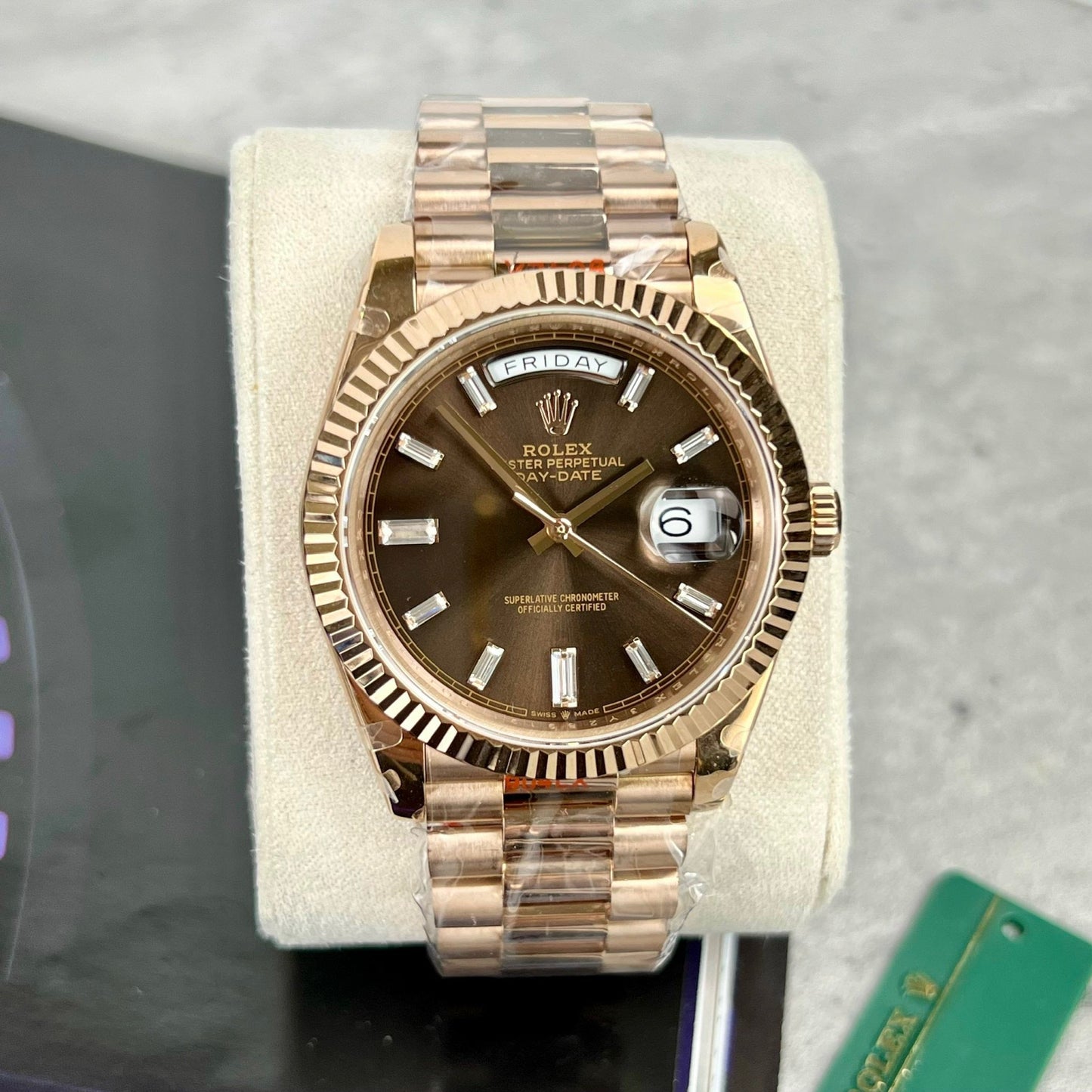 Rolex Day-Date 40 mm 228235 esfera de chocolate Relleno de oro rosa de 18 k 167 gramos