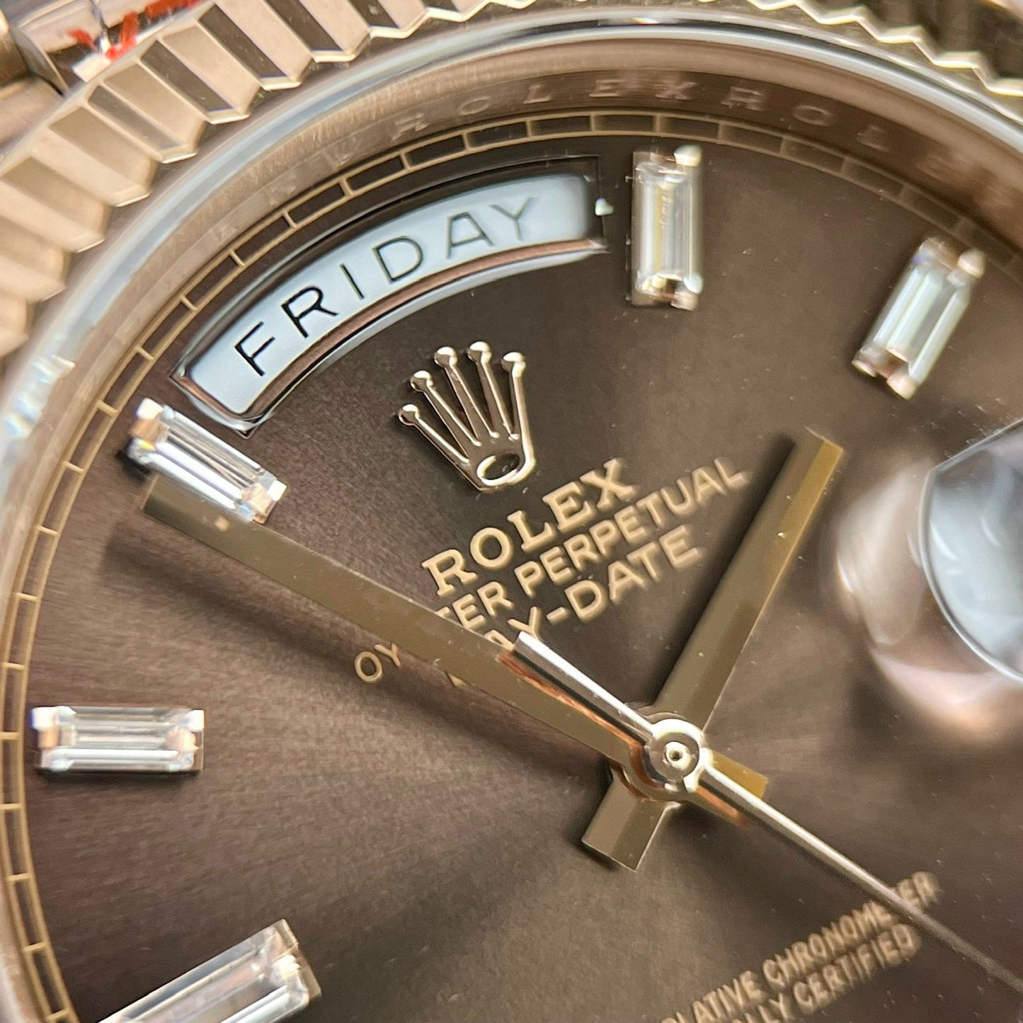 Rolex Day-Date 40 mm 228235 esfera de chocolate Relleno de oro rosa de 18 k 167 gramos