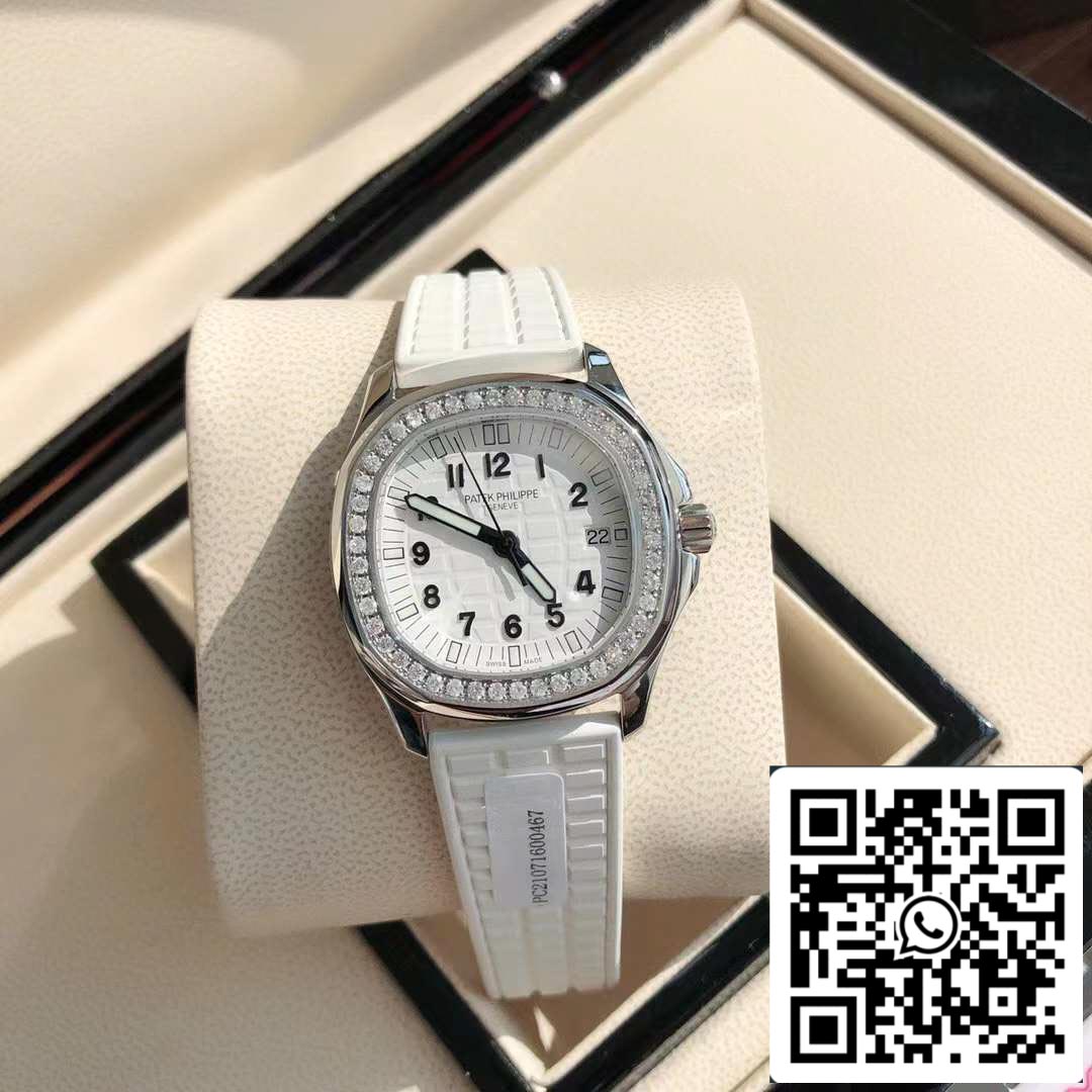 Patek Philippe Aquanaut 5267/200A-010 e lunetta con diamanti - Movimento originale svizzero