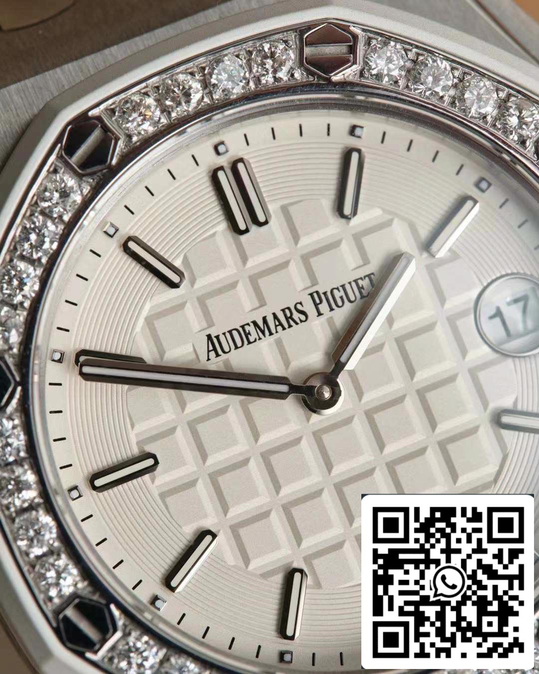 Audemars Piguet Royal Oak Offshore 67540OK.ZZ.A010CA.01 - Mounted with 32 diamonds