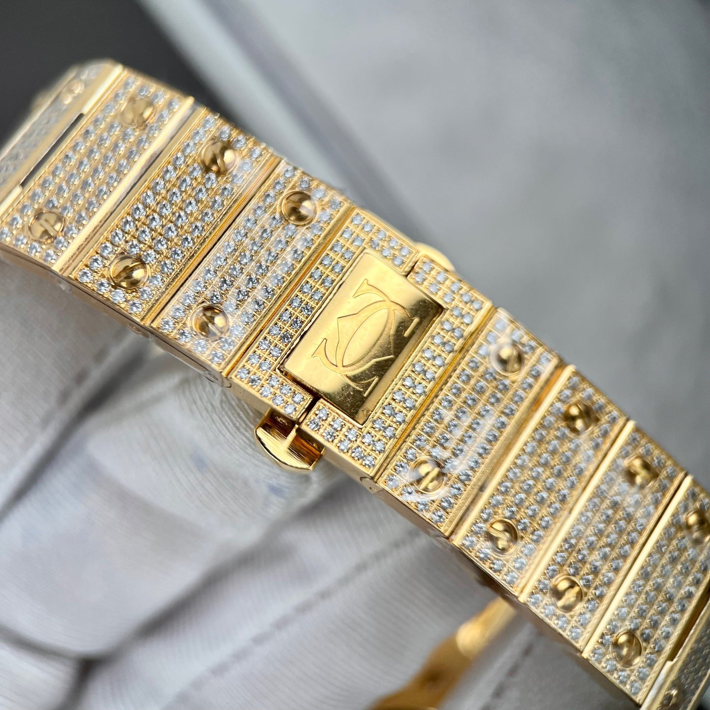 Cartier De Santos Piedra swarovski personalizada para hombre chapada en pvd en oro amarillo