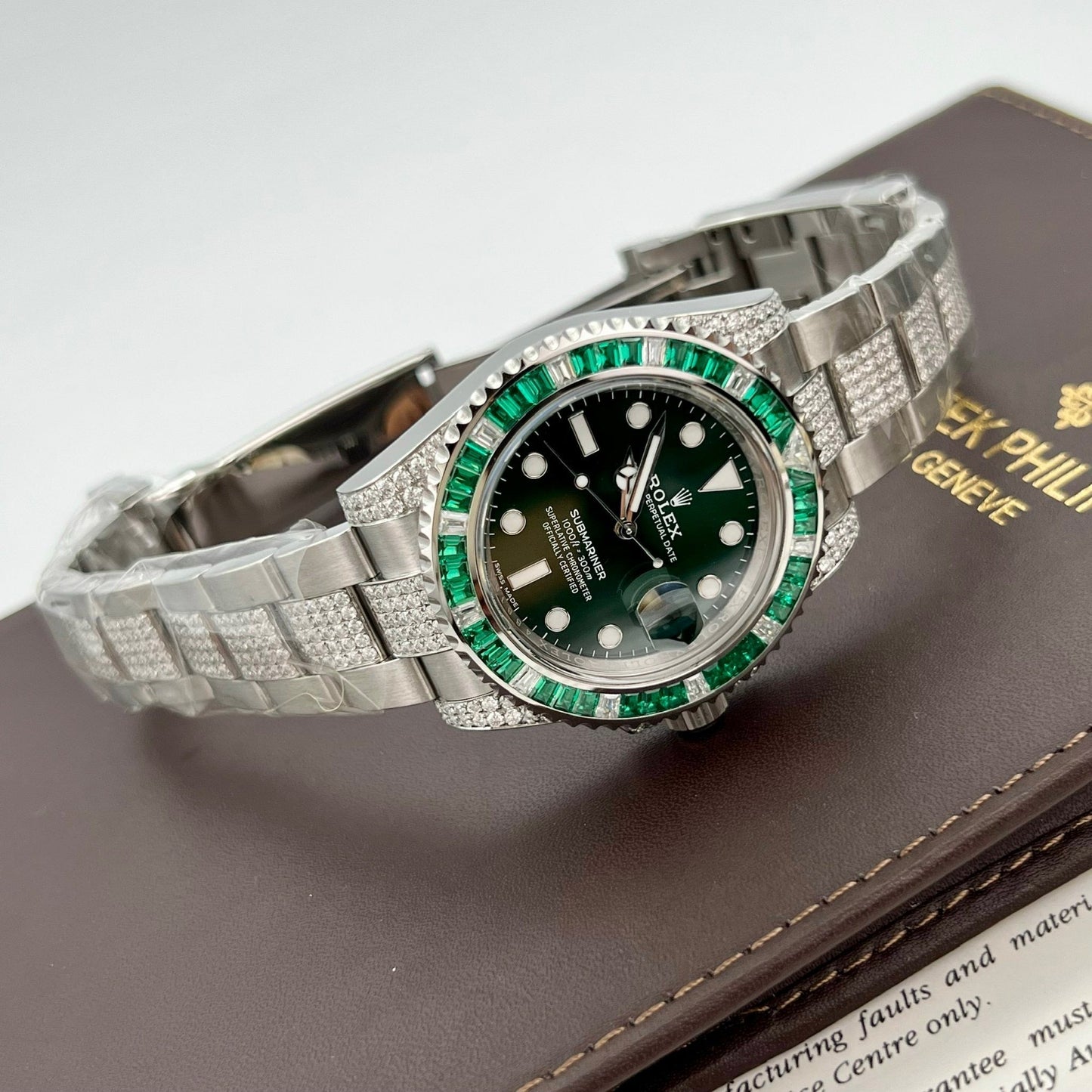 Rolex Submariner Hulk Oystersteel custom Moissanite Diamonds super vip