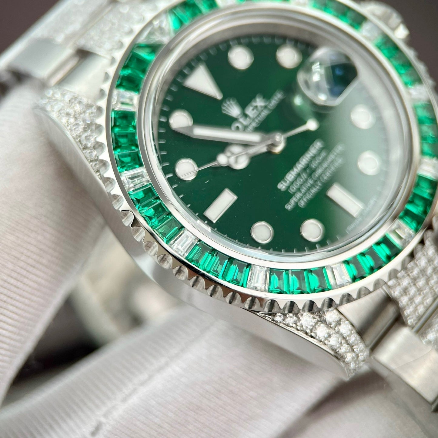 Rolex Submariner Hulk Oystersteel custom Moissanite Diamonds super vip