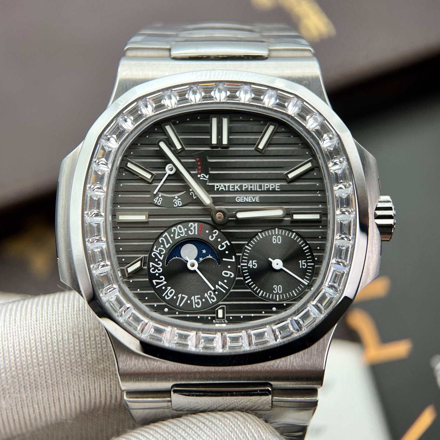 Patek Philippe Nautilus 5712GR 1:1 Best Edition GR Factory Grey Dial