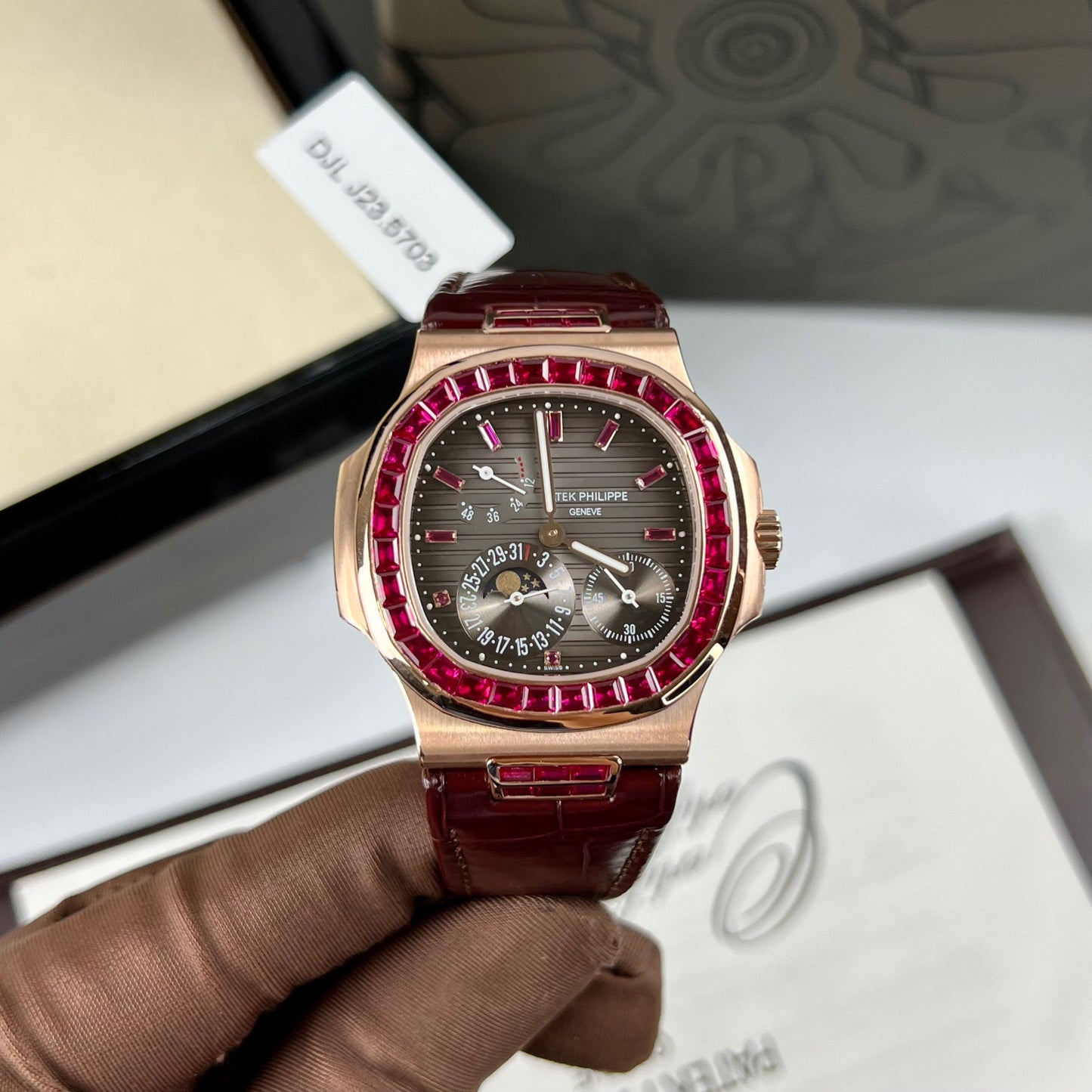 Patek Philippe Nautilus 5712 oro rosa 18 carati 1: 1 migliore edizione PPF Custom Factory Ruby Stone