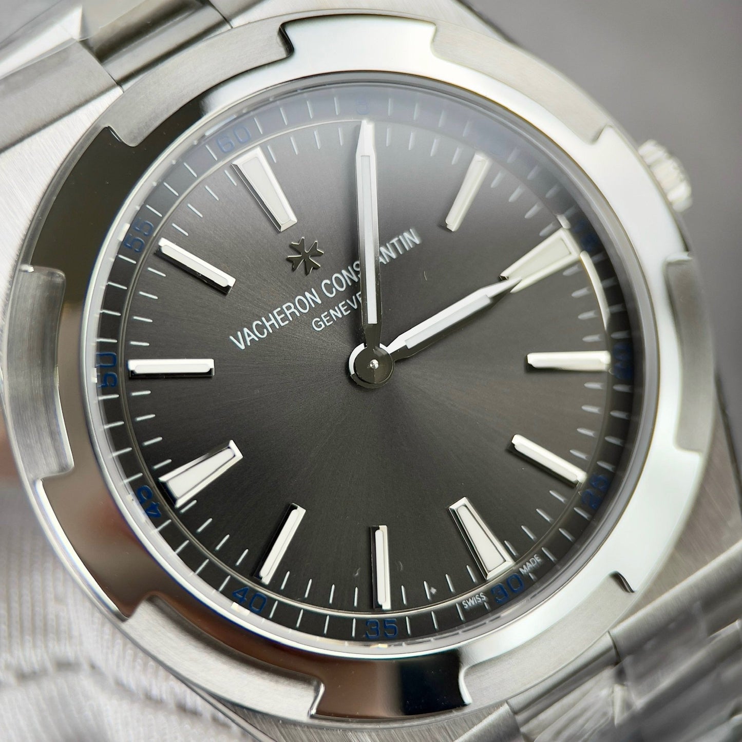 Vacheron Constantin Overseas 2000V/120G-B122 1:1 Mejor edición XF Factory Esfera gris Versión más reciente